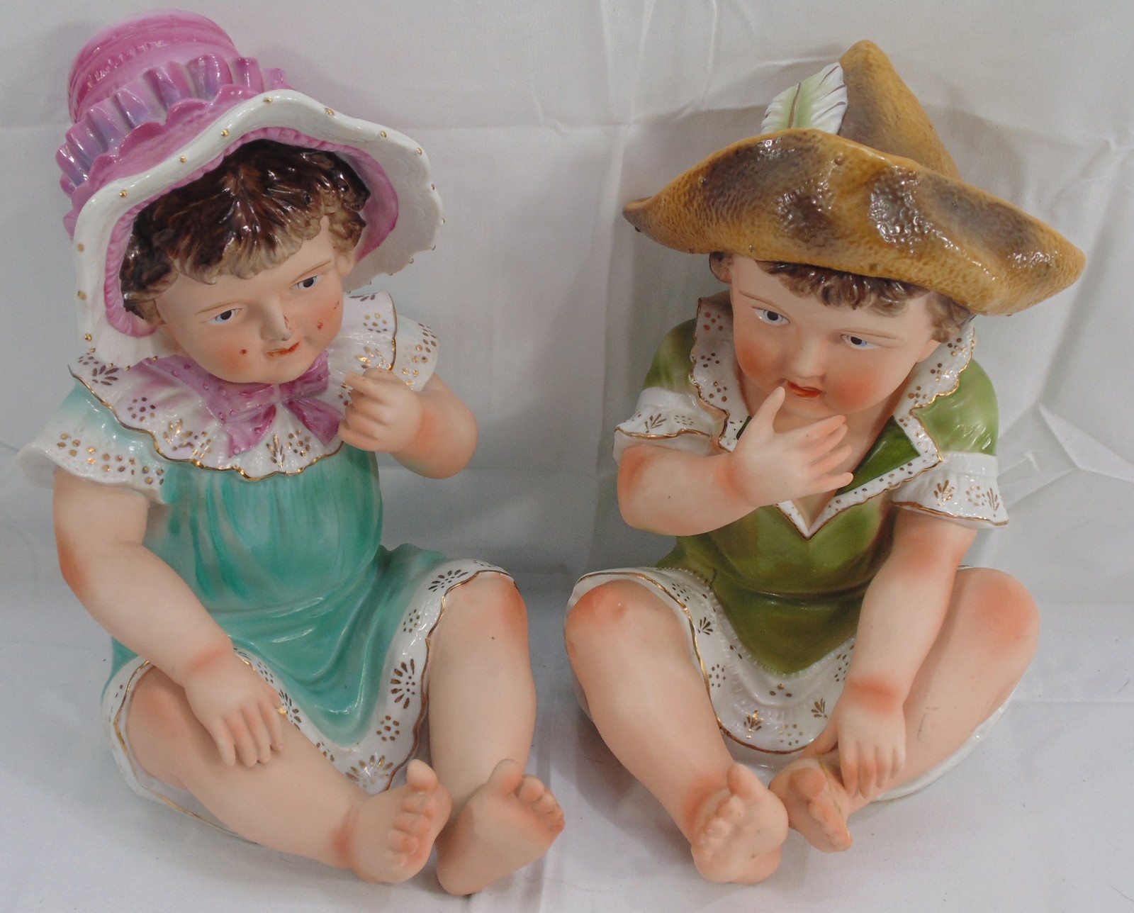Vintage 1950’s Set of 2 Piano Babies Porcelain Figurines Ardalt Japan READ !!