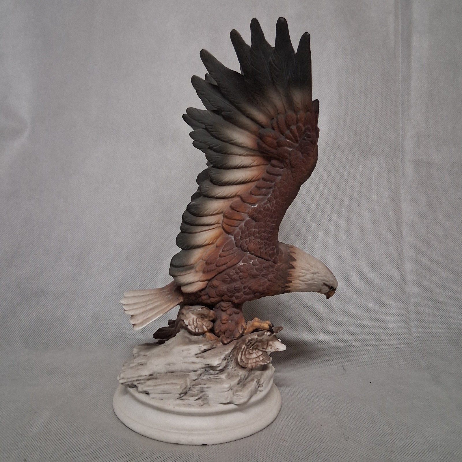 Masterpiece Homco 11 1/2″ Bald Eagle Hand Painted Porcelain Figurine Statue CHIP