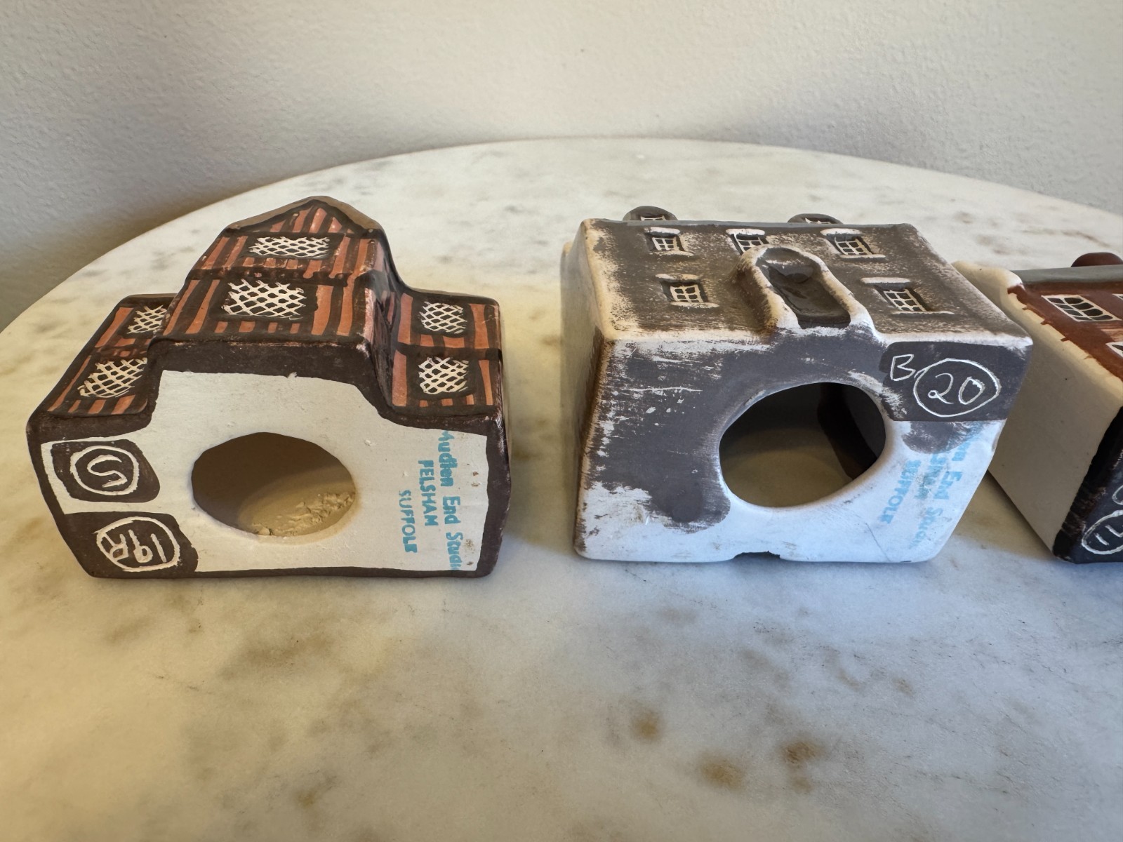 Vtg 4 Mudlen End Studio Miniature Ceramic Cottages England & 1 Putnam Heritage