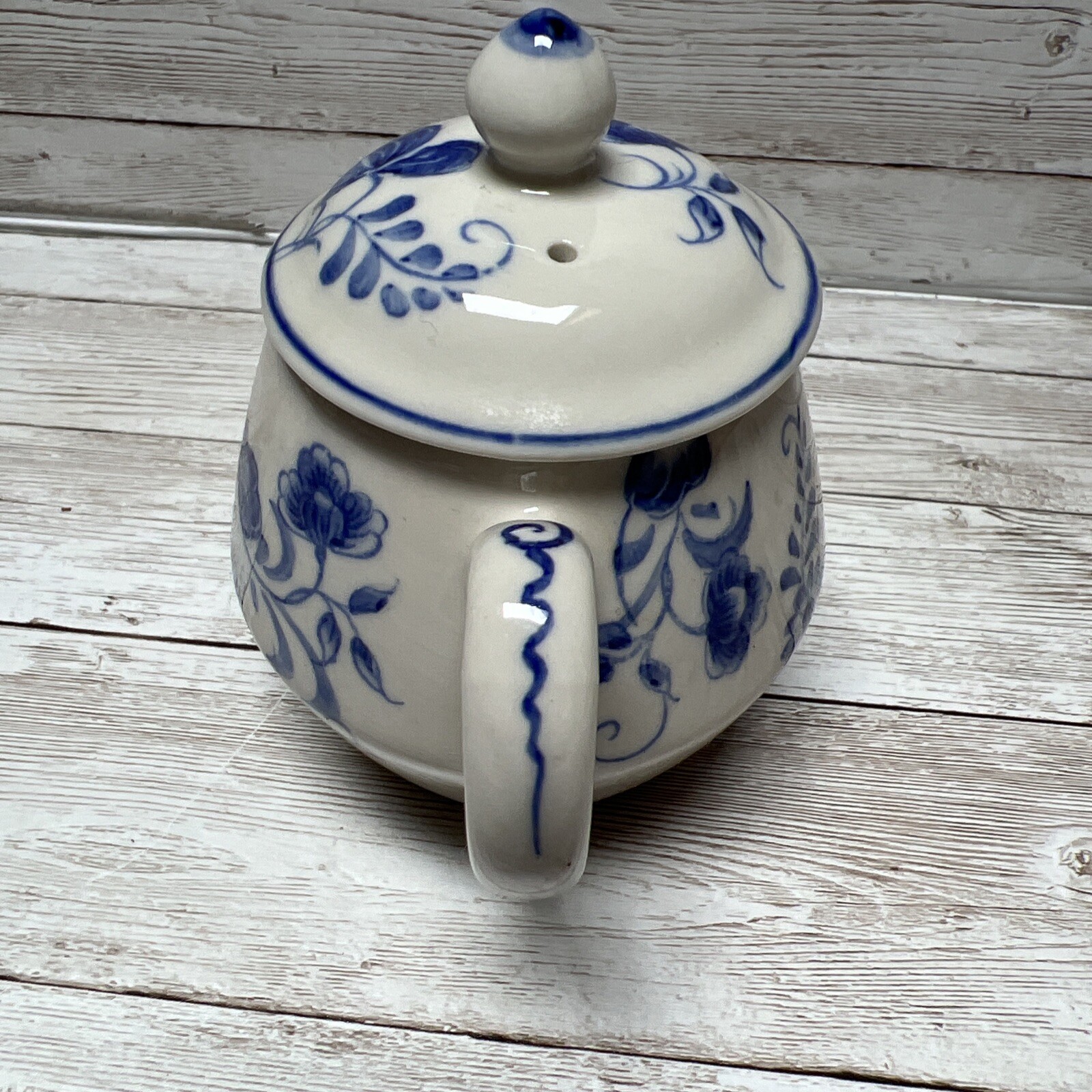 Williamsburg by Andrea Sadek -Vtg Mini Teapot with Lid Blue And White Floral