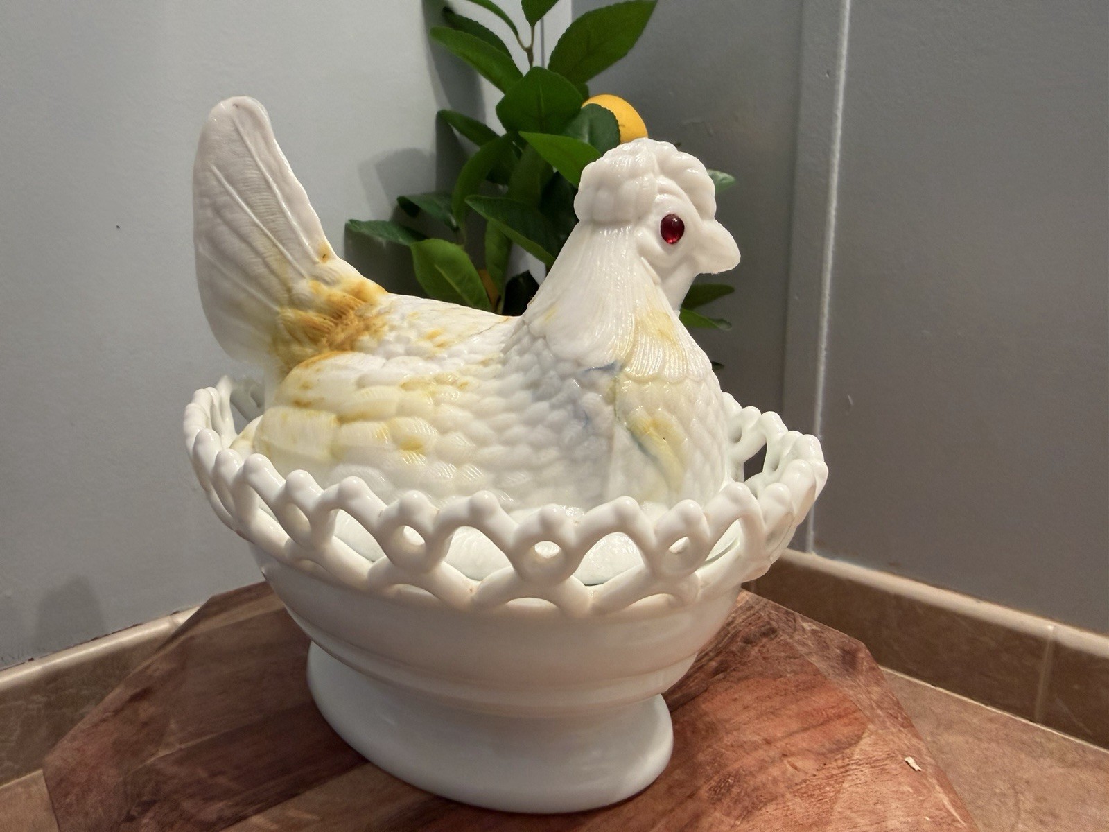 Atterbury Hen On Nest
