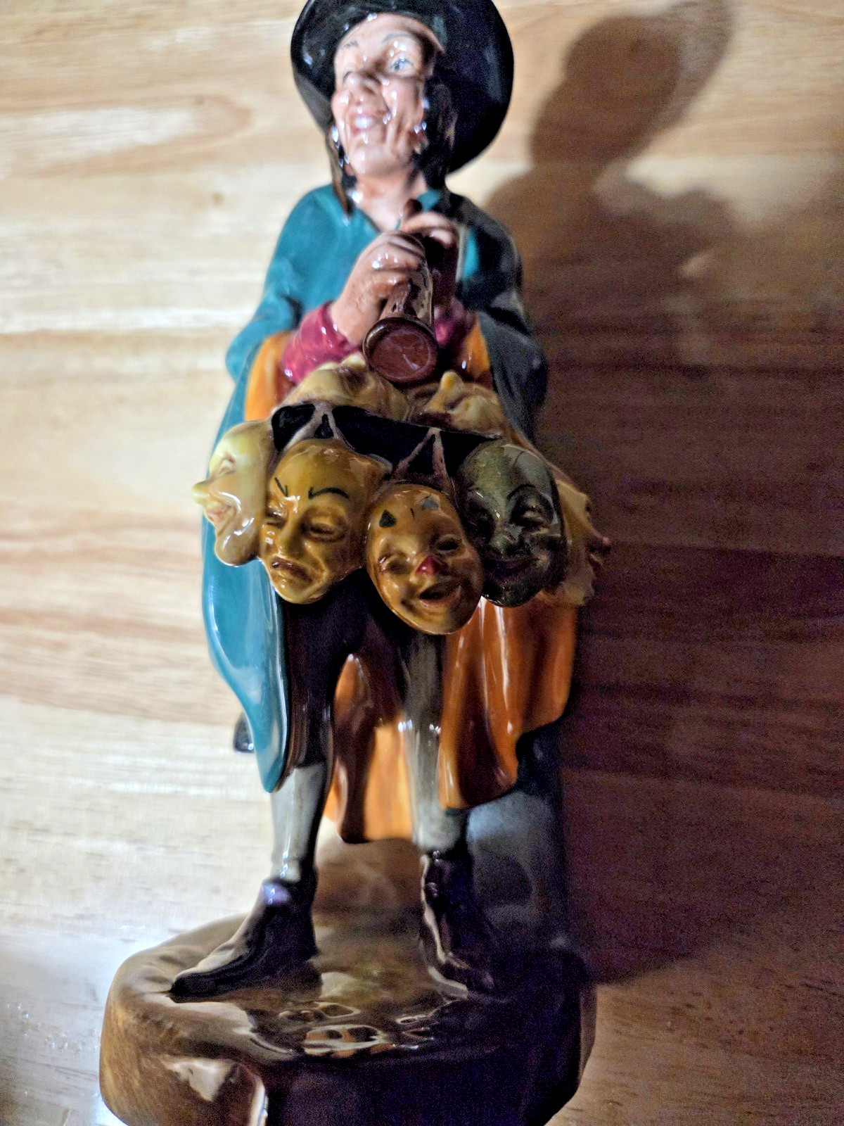 Vintage Royal Doulton The Mask Seller HN2103 Figurine 1952 8.5” Tall Estate Find