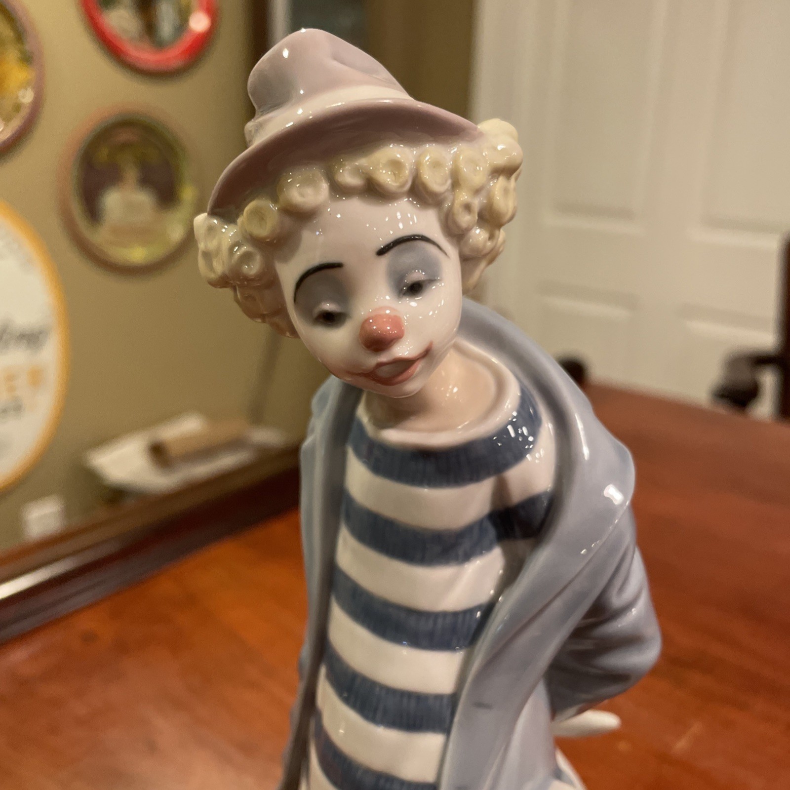 Vintage 1986 Lladro Little Traveler #7602 Contemplative Clown Retired
