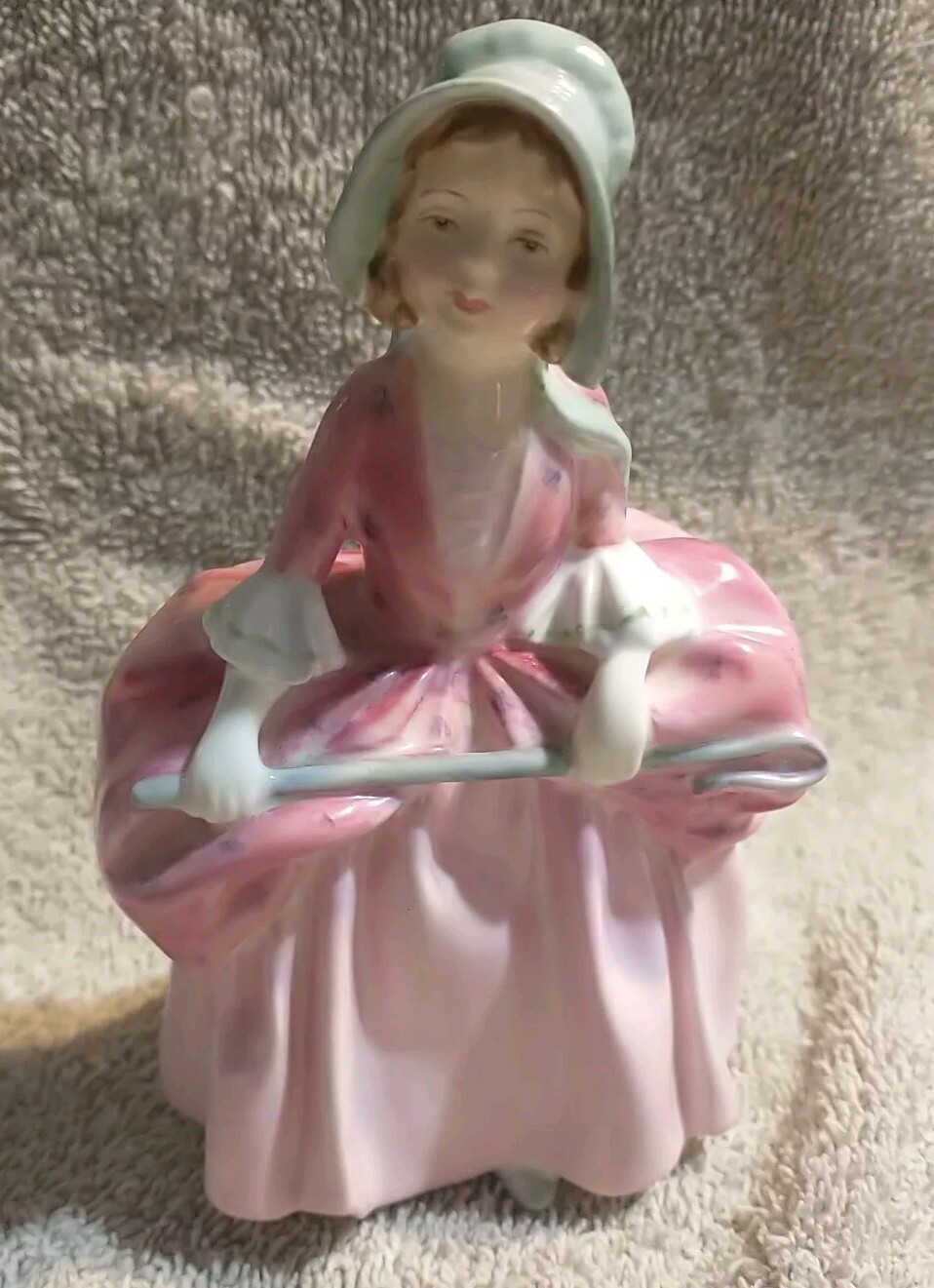 Royal Doulton BO PEEP Figurine HN 1811 1937