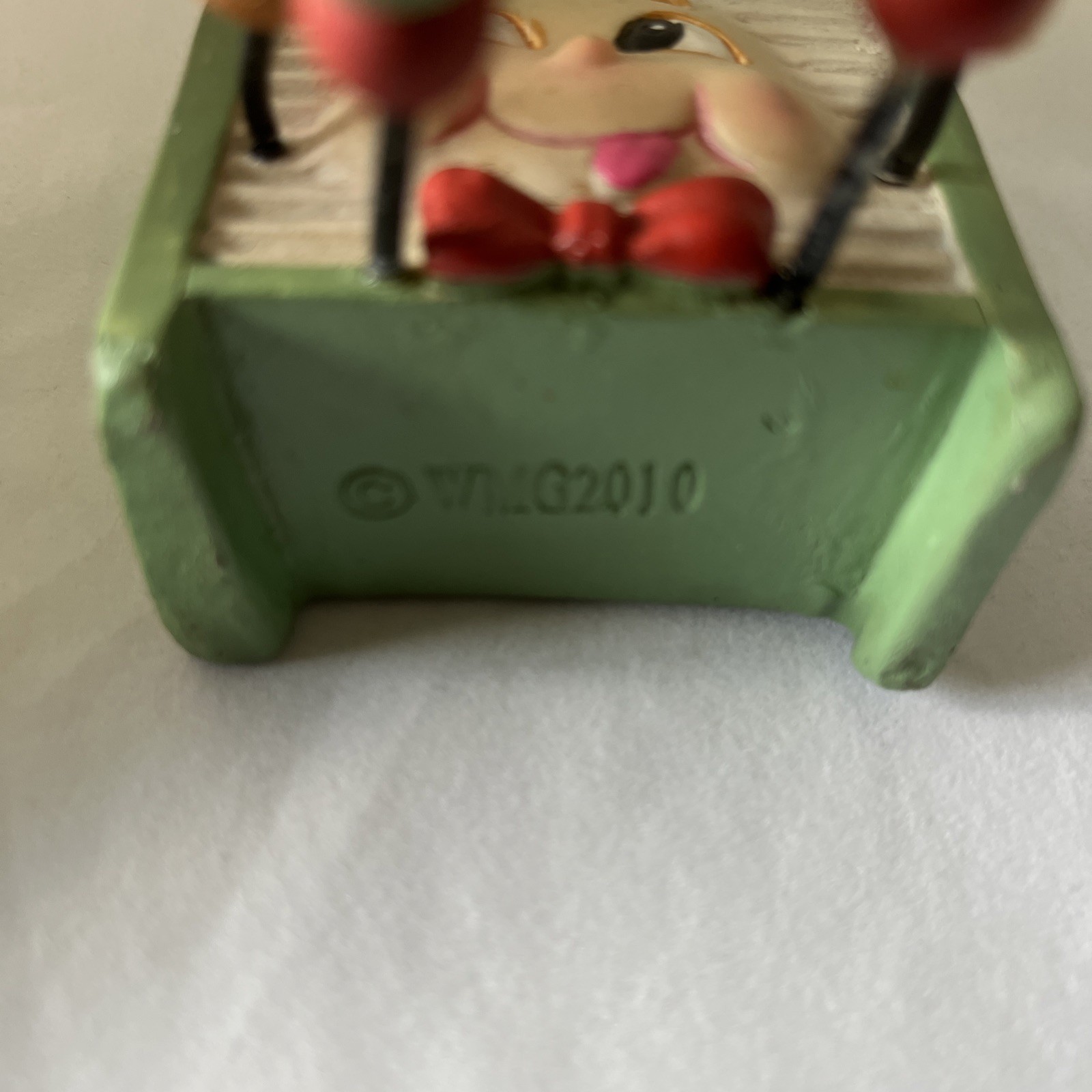 VTG LAUNDRY WMG ANTHROPOMORPHIC JADITE GREEN WASH BOARD SHELF SITTER – 2010
