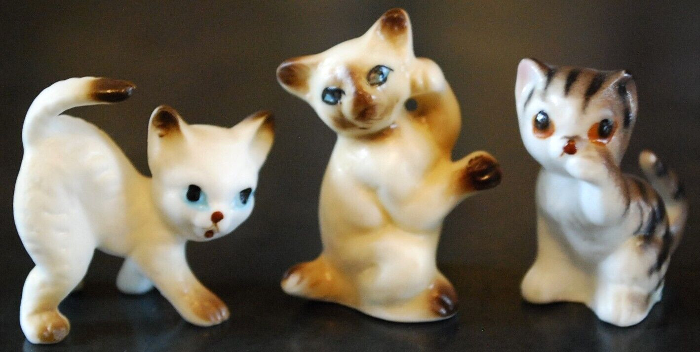 Vtg Set 3 MINIATURE CAT KITTEN FIGURINES Siamese & Tabby & White BONE CHINA