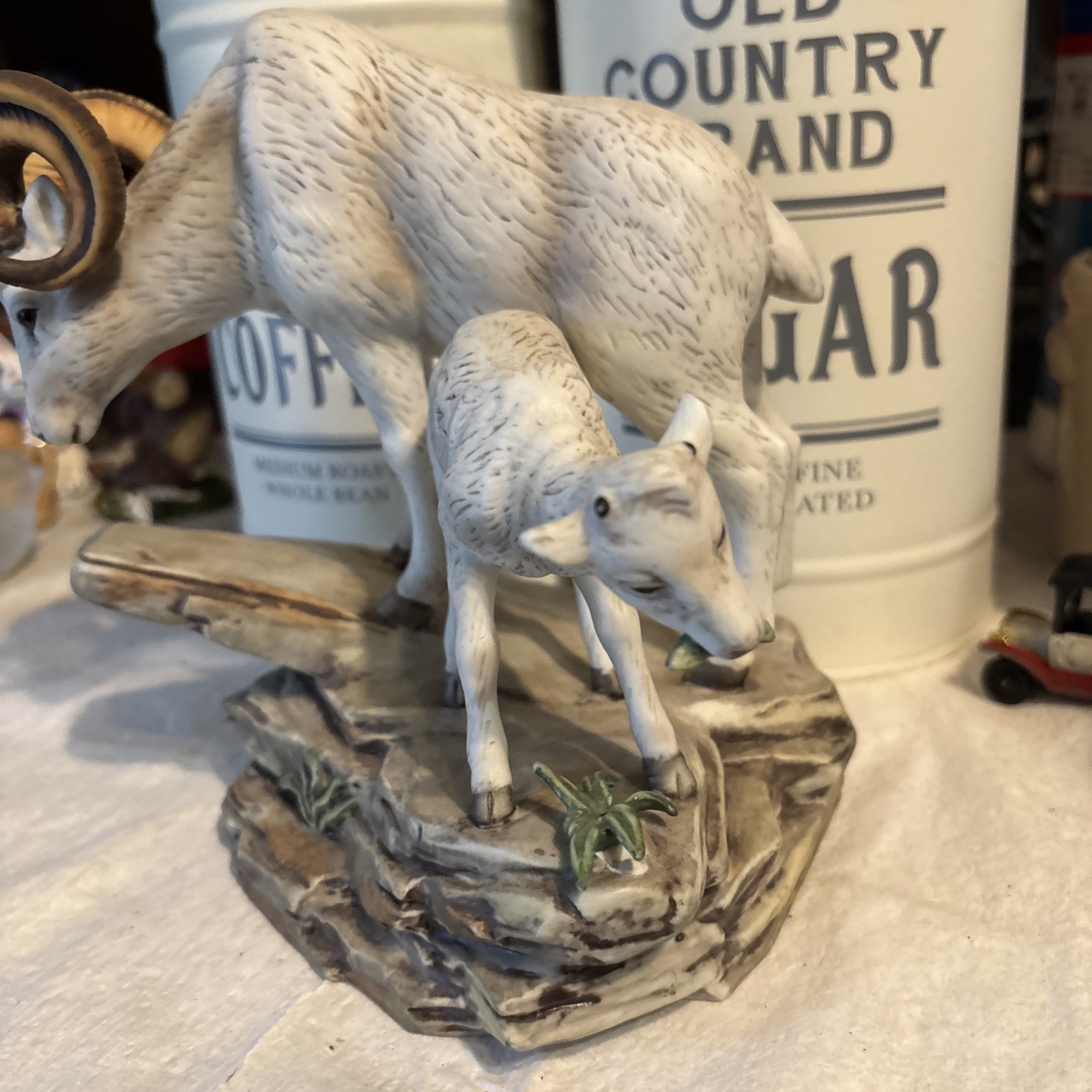 Vintage Masterpiece Porcelain By Homco Mountain RAM/SHEEP & Baby 1984 Figurine!
