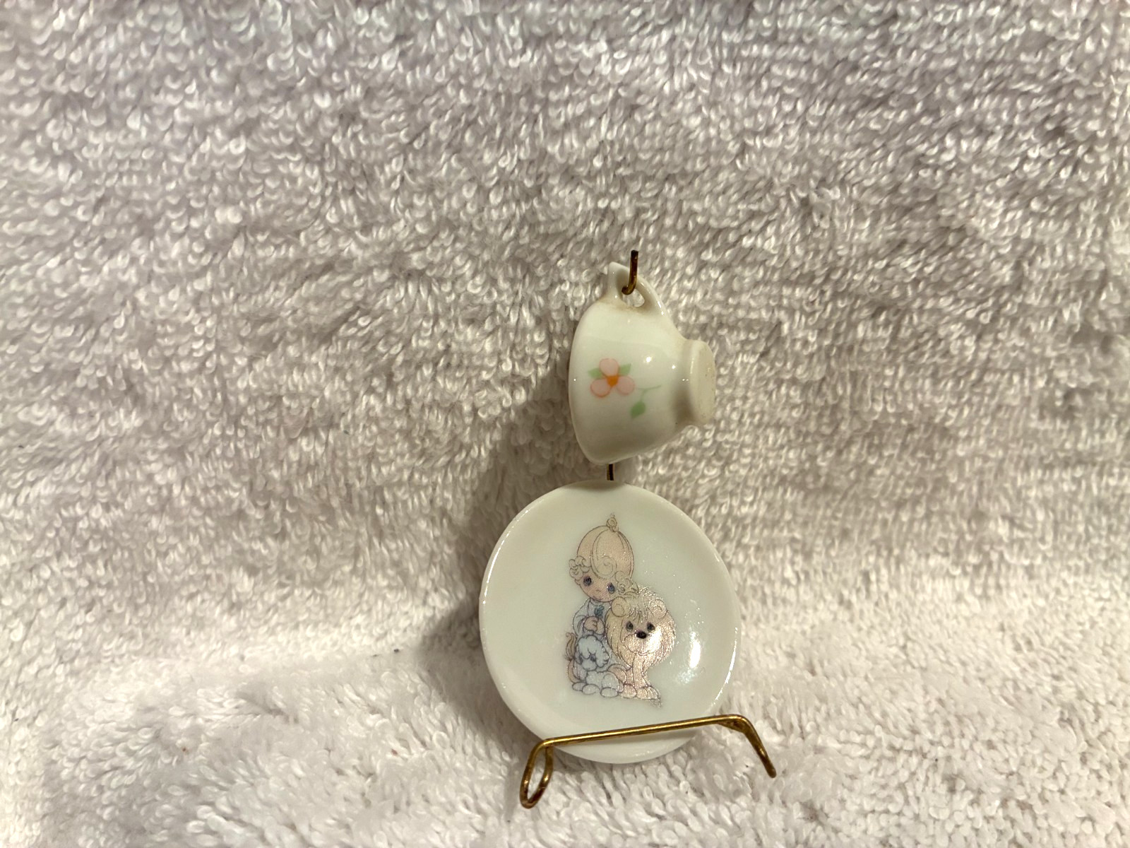 Precious Moments March Plate & Cup 1988 Girl W/Lion & Lamb 2 1/4″ T x 1 1/4″