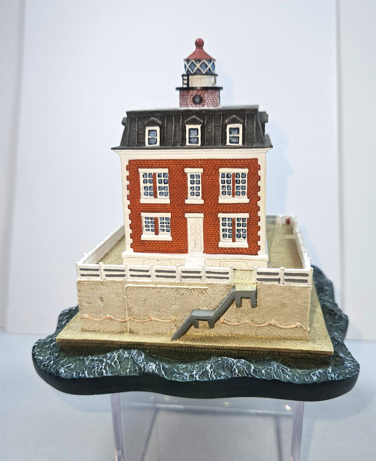 1994 New London Ledge Lighthouse Sculpture Danbury Mint Figurine New London CT