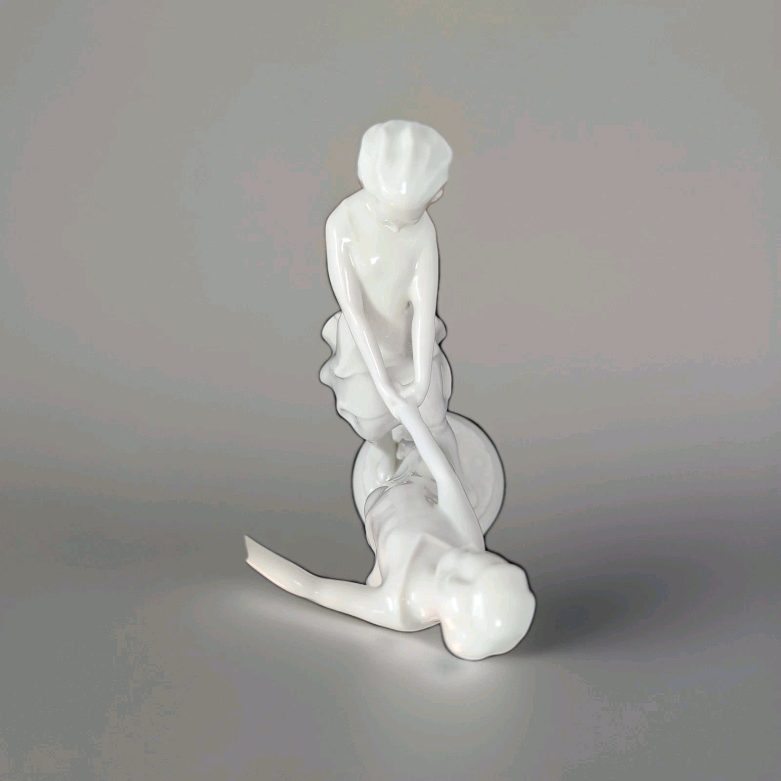Hutschenreuther Selb DANCING GIRLS FIGURINE Kunstabteilung 1177/w Porcelain Mint