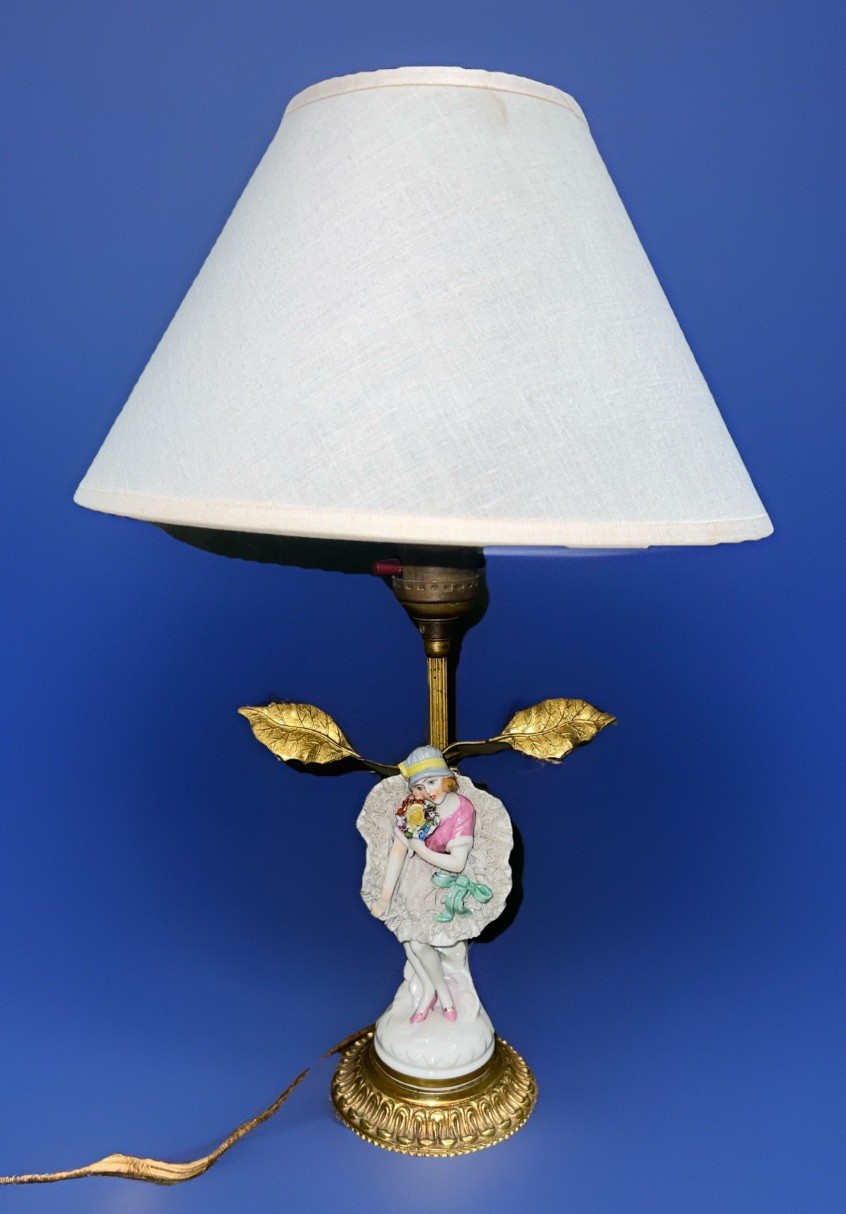 MULLER VOLKSTEDT DRESDEN FIGURE PORCELAIN LACE GIRL LAMP