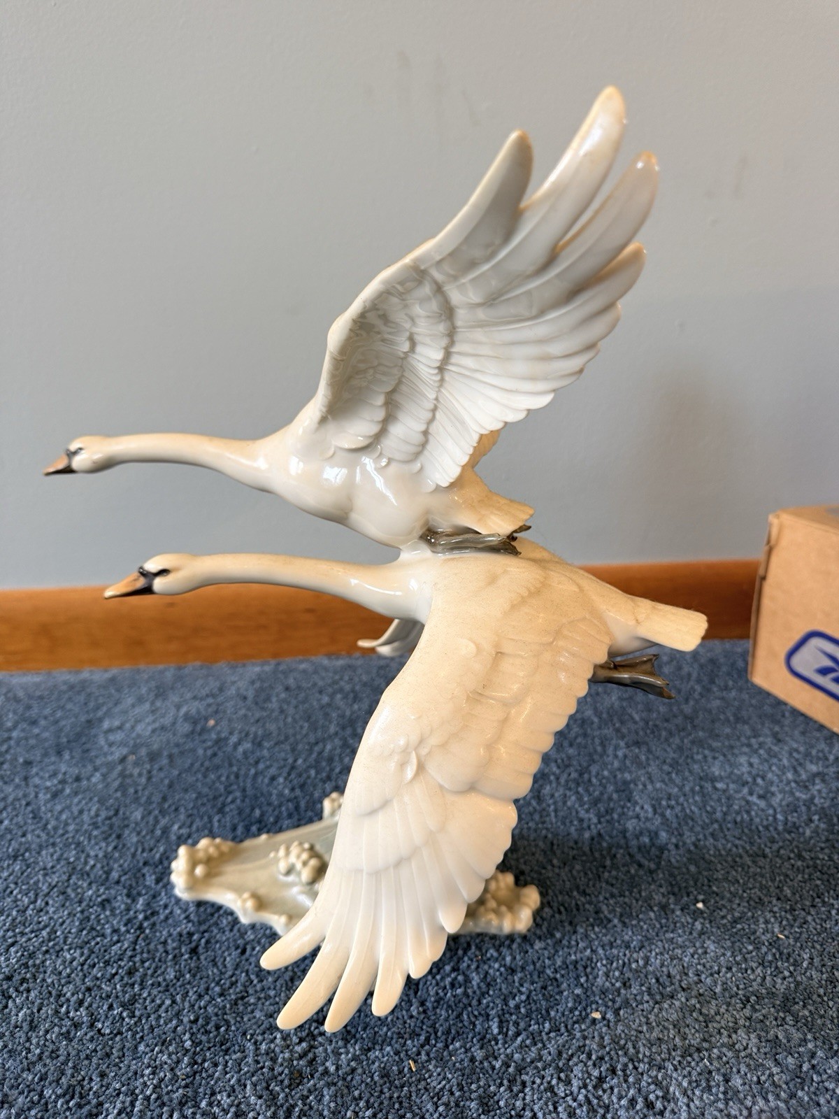 HUTSCHENREUTHER VINTAGE PORCELAIN “SWANS IN FLIGHT” BY ARTIST HANS ACHTZIGER
