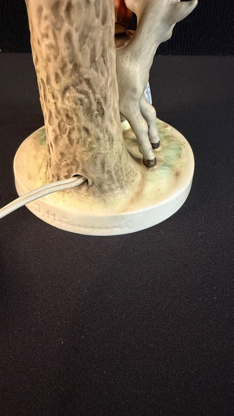 Hummel Figurine No.228 ” Good Friends” Table lamp 10″ High