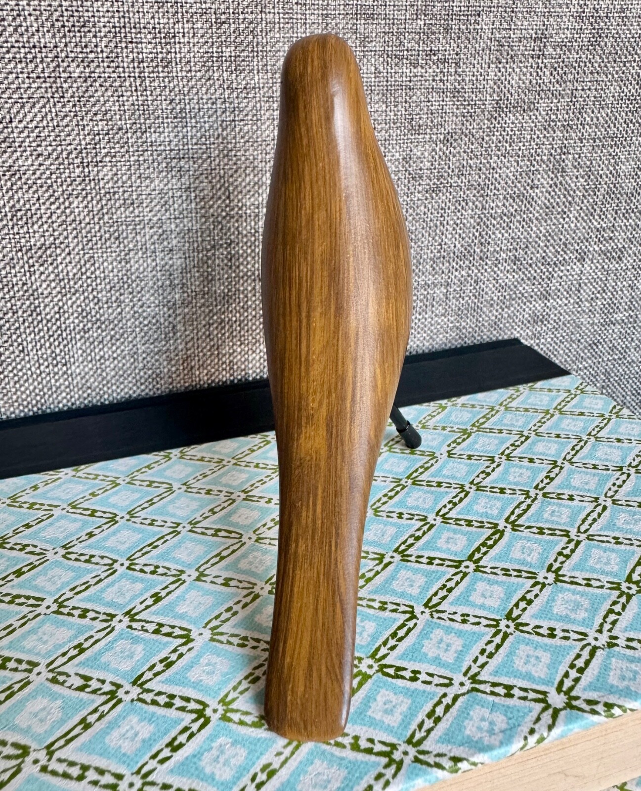 New Mid Century Modern Style Wood-Look Resin Bird w/ Metal Legs Figurine – 5.75”