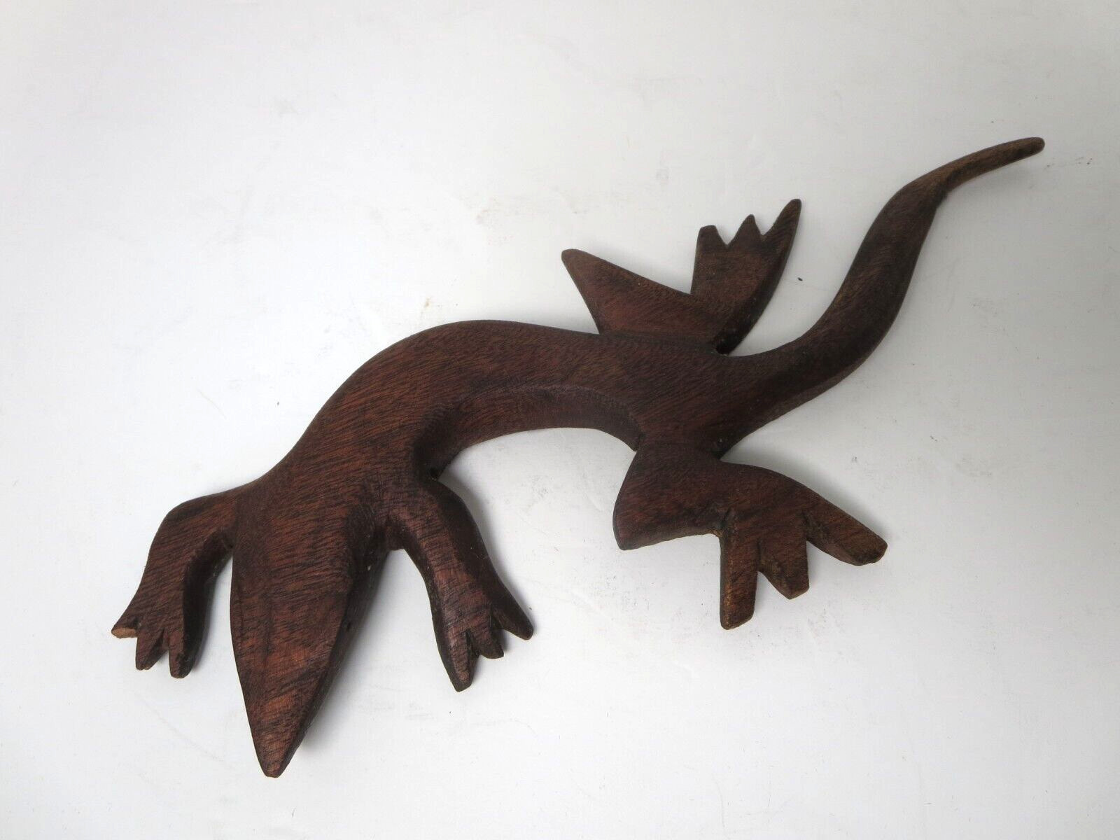 Hand Carved Wooden Gecko Lizard Reptile Figurine 10″