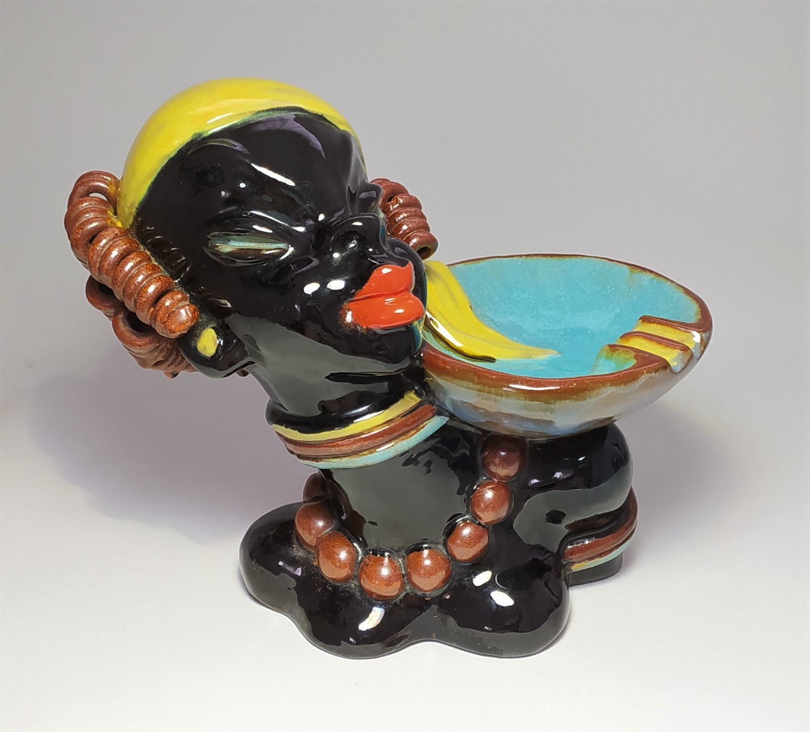 Komlós Ceramics – Sculpture, Art Deco Woman Bust with Tray – 27 cm – Ceramic