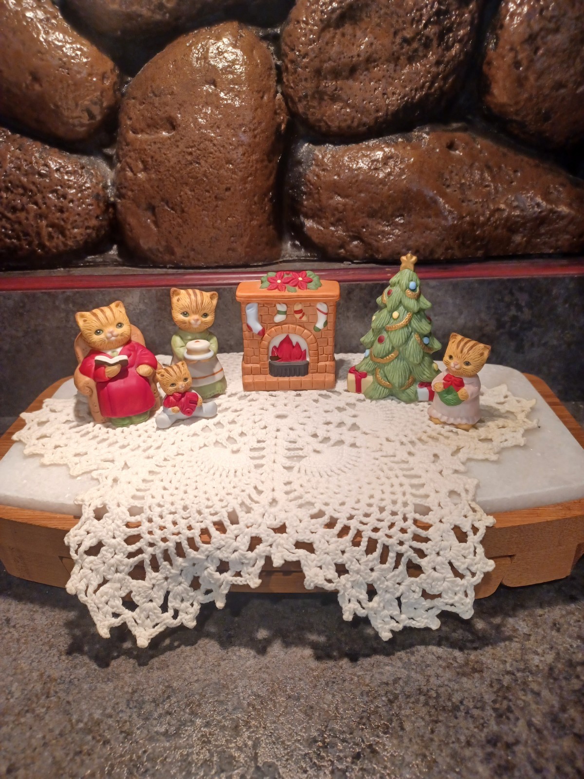 Vintage Homco Christmas Cat Family Kitten Dad Mom Bay Sister Fireplace Sri Lanka