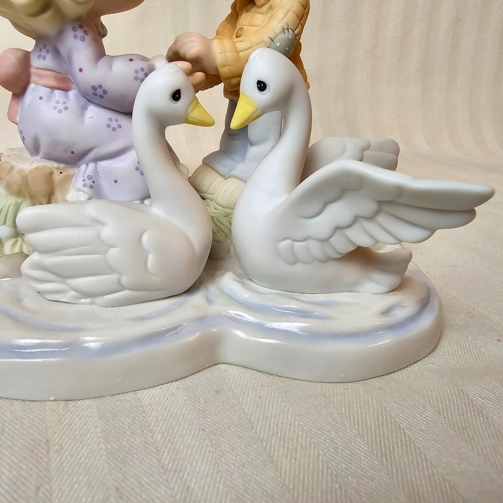 Precious Moments ‘Your Love Gives Me Wings’ 2006 Swans Lake Pond Couple 610070