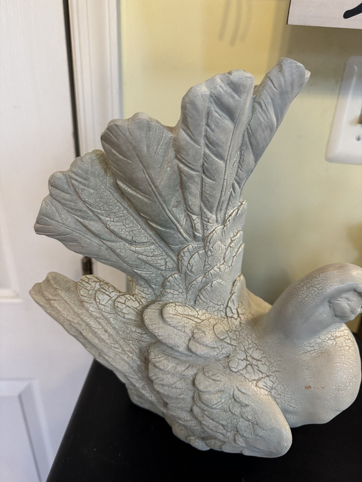 Resin Pigeon Roosting – 11 Inches Tall