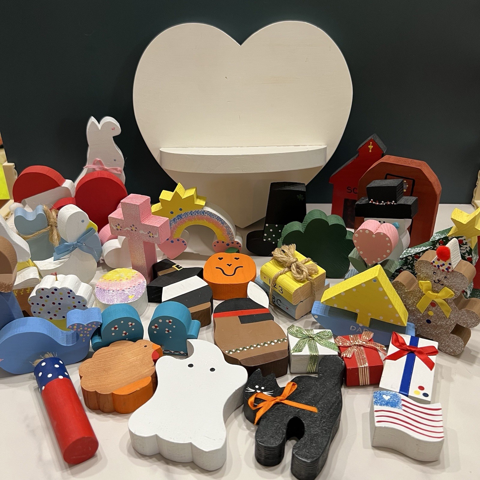 Vintage Heart Shelf & Seasonal Wood Figurines 80s 90s Country Craft Decor Rare