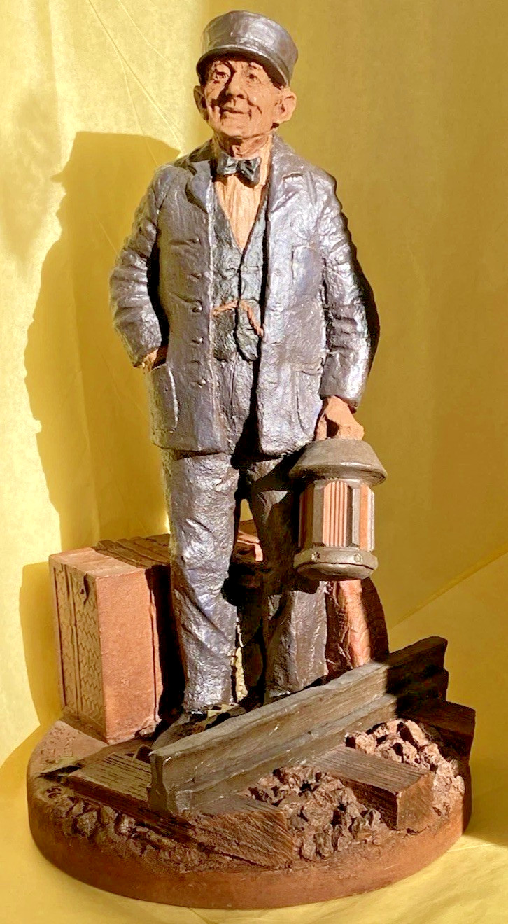 Tom Clark Railroad Conductor Cairn Studio True Builders of America #56 with COA