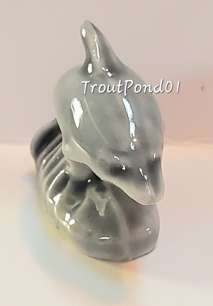 Wade Whimsies Dolphin Tom Smith Party Crackers Sealife Gray Porcelain Figurine