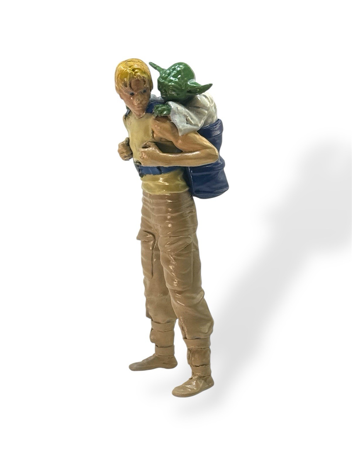 Star Wars Figurine Luke Skywalker Carrying Yoda Collectible Sculpture