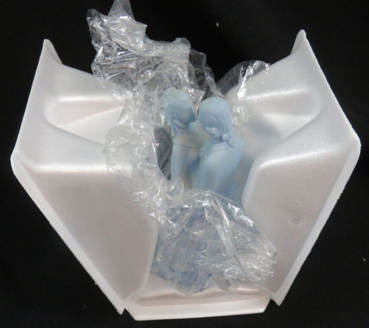 AVON Pomander Viennese Waltz Potpourri Wax Decorative Figurine Vintage 1978