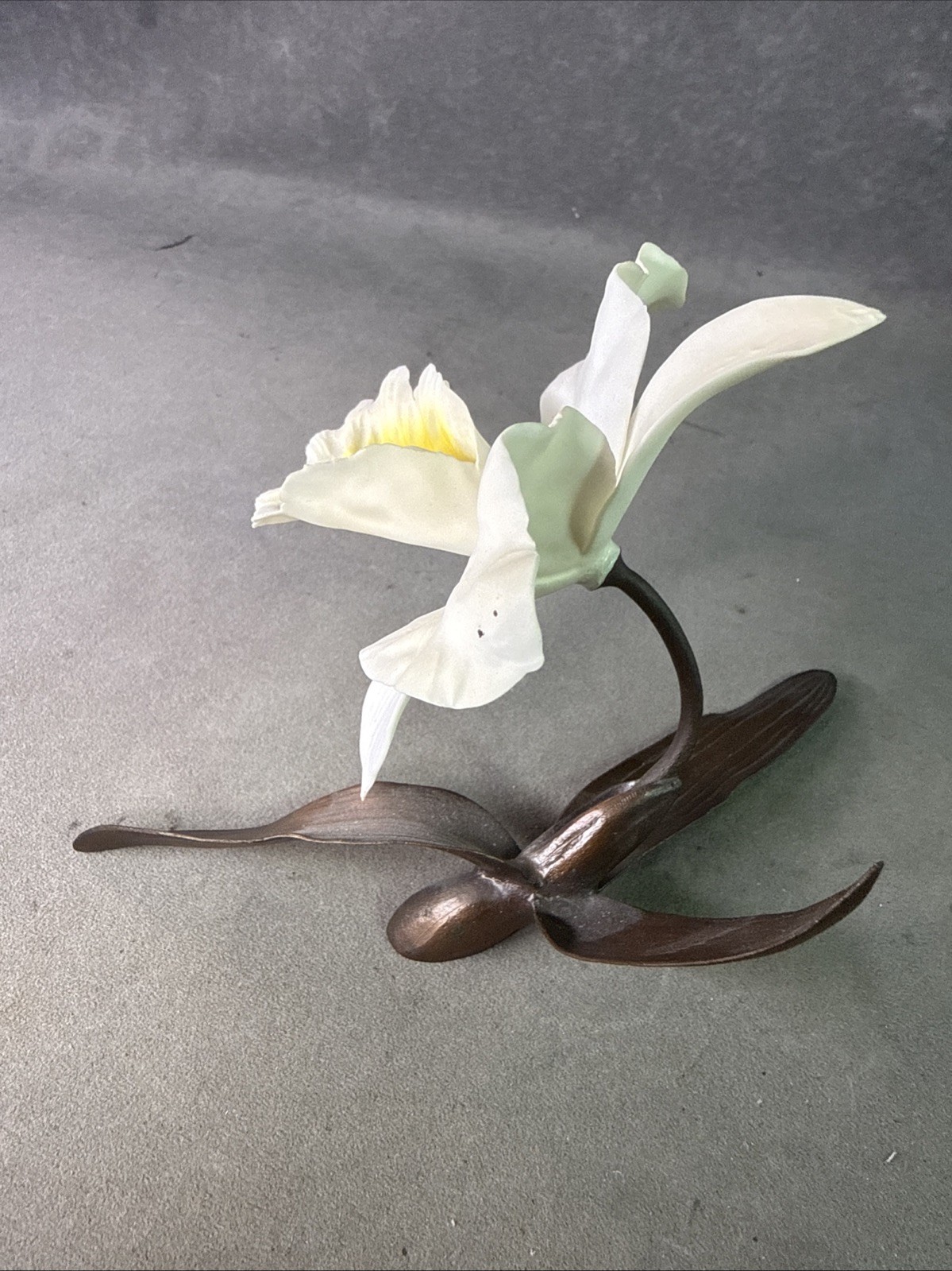 BOEHM PORCELAIN – WHITE AND YELLOW ORCHID FIGURINE – FLOWER METAL STEM & PETALS