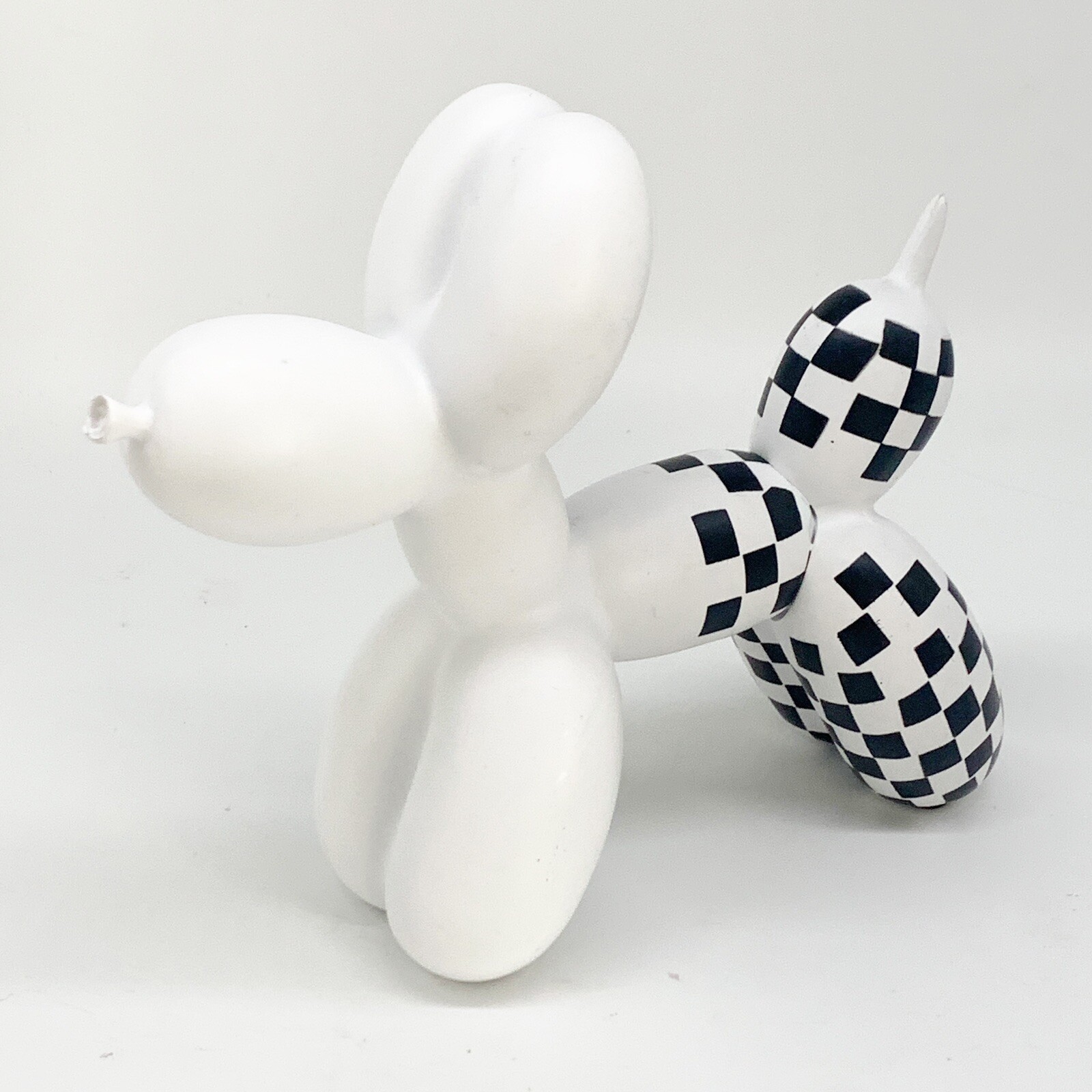 Balloon Dog Black and White Checkered Statue Animal Sculpture Modern Decor
