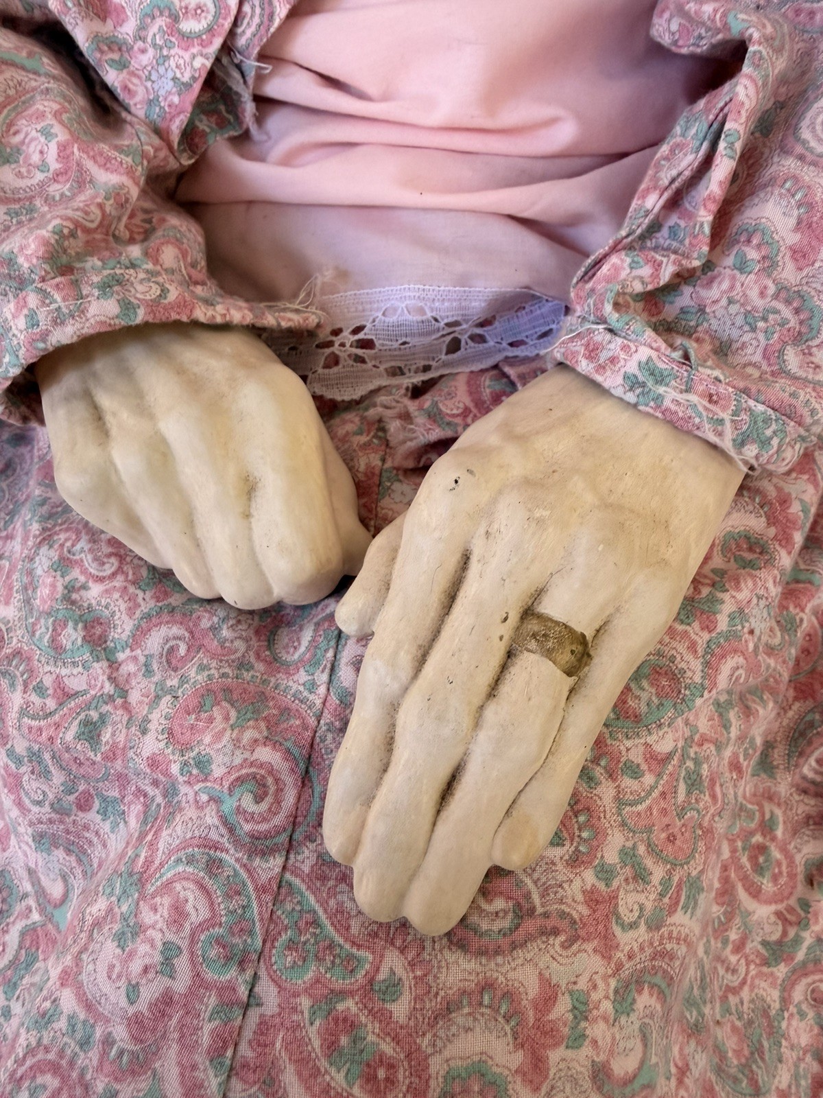 Vintage Grandma & Grandpa Porcelain Porch Sitters Wallace Style Pair Adorable!