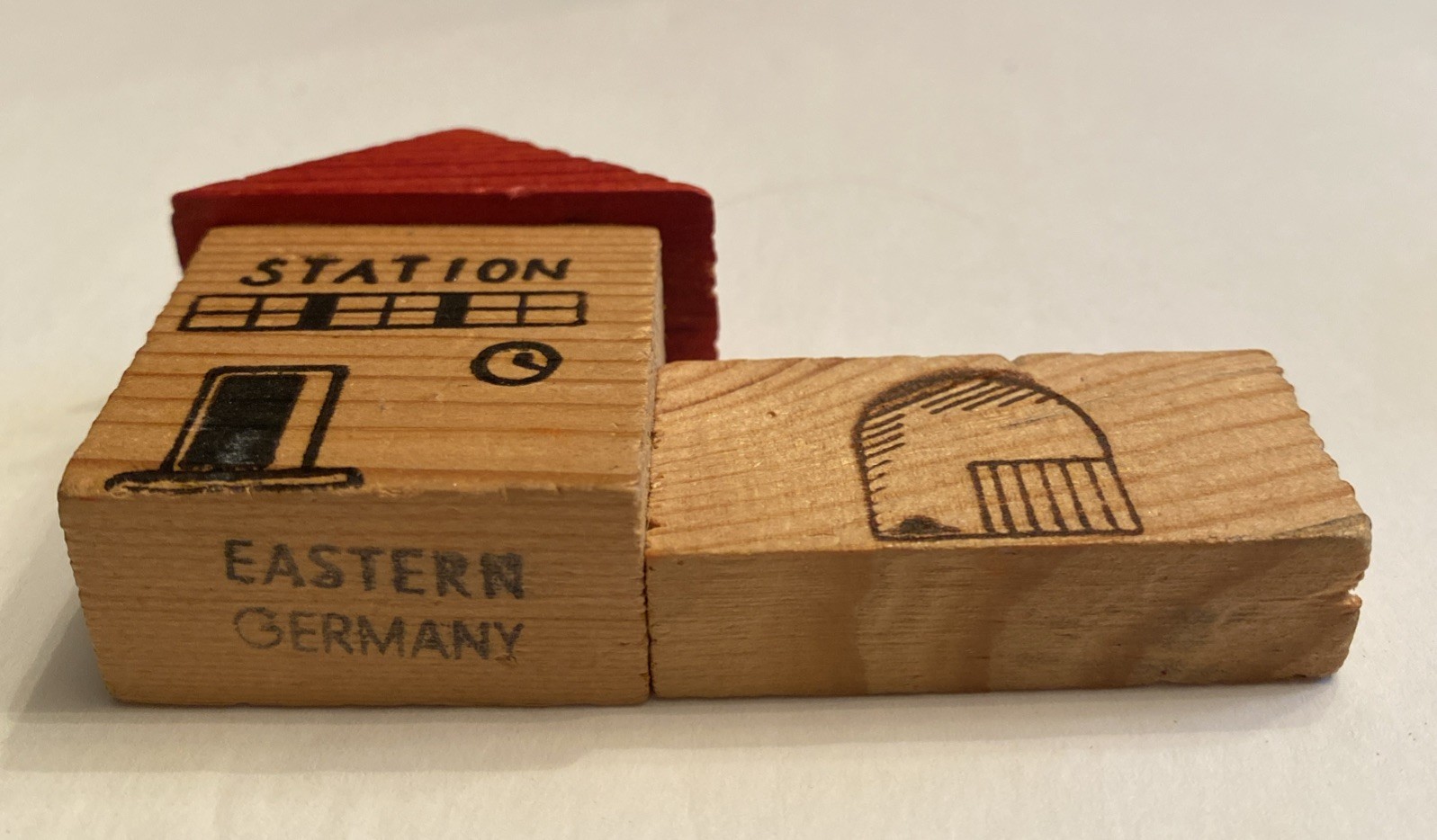 Vtg 48 CARVED WOOD ERZGEBIRGE EASTERN GERMANY Zoo Farm Animals People Buildings