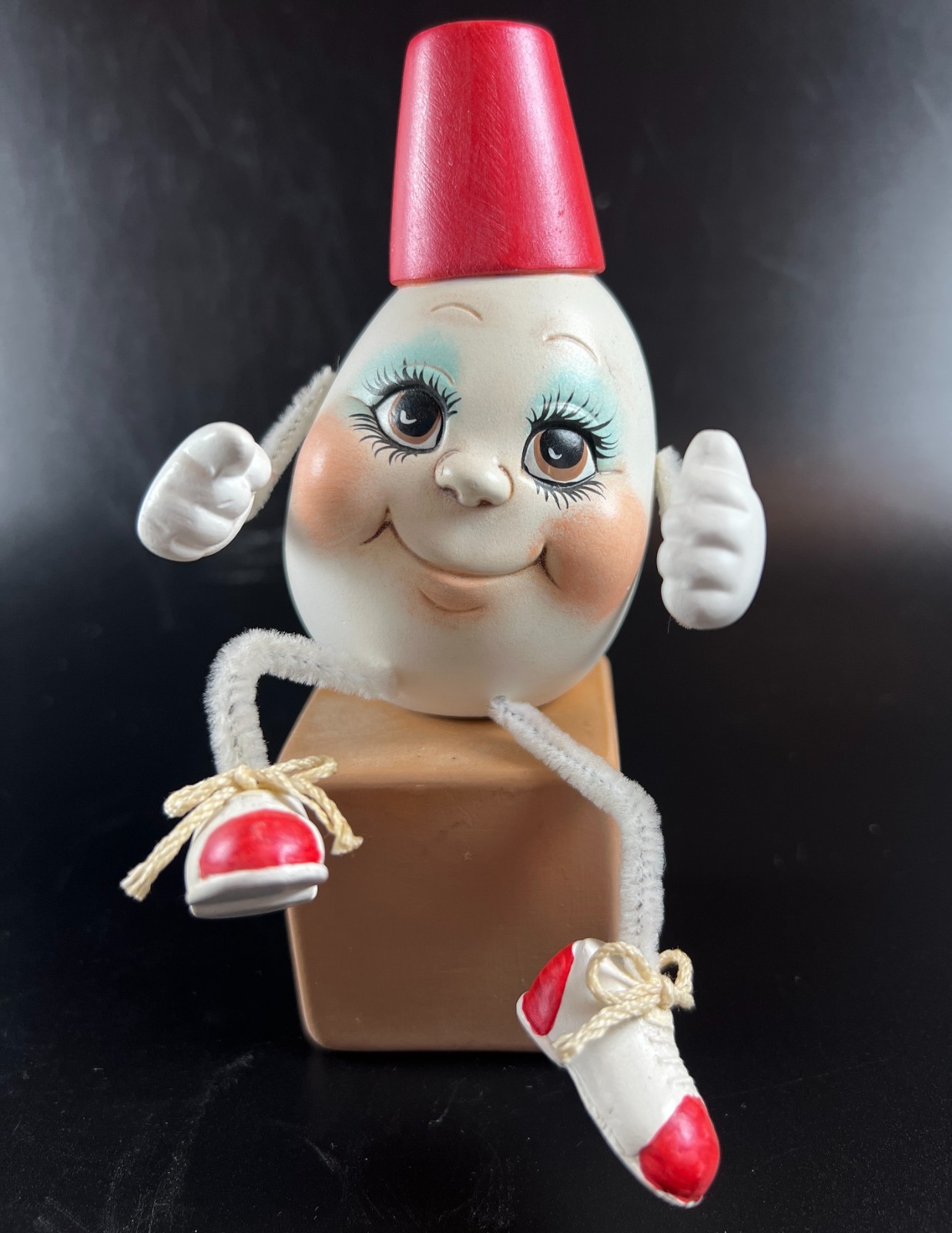 Vintage anthropomorphic egg shelf sitter red hat Humpty Dumpty Kitsch pipe clean