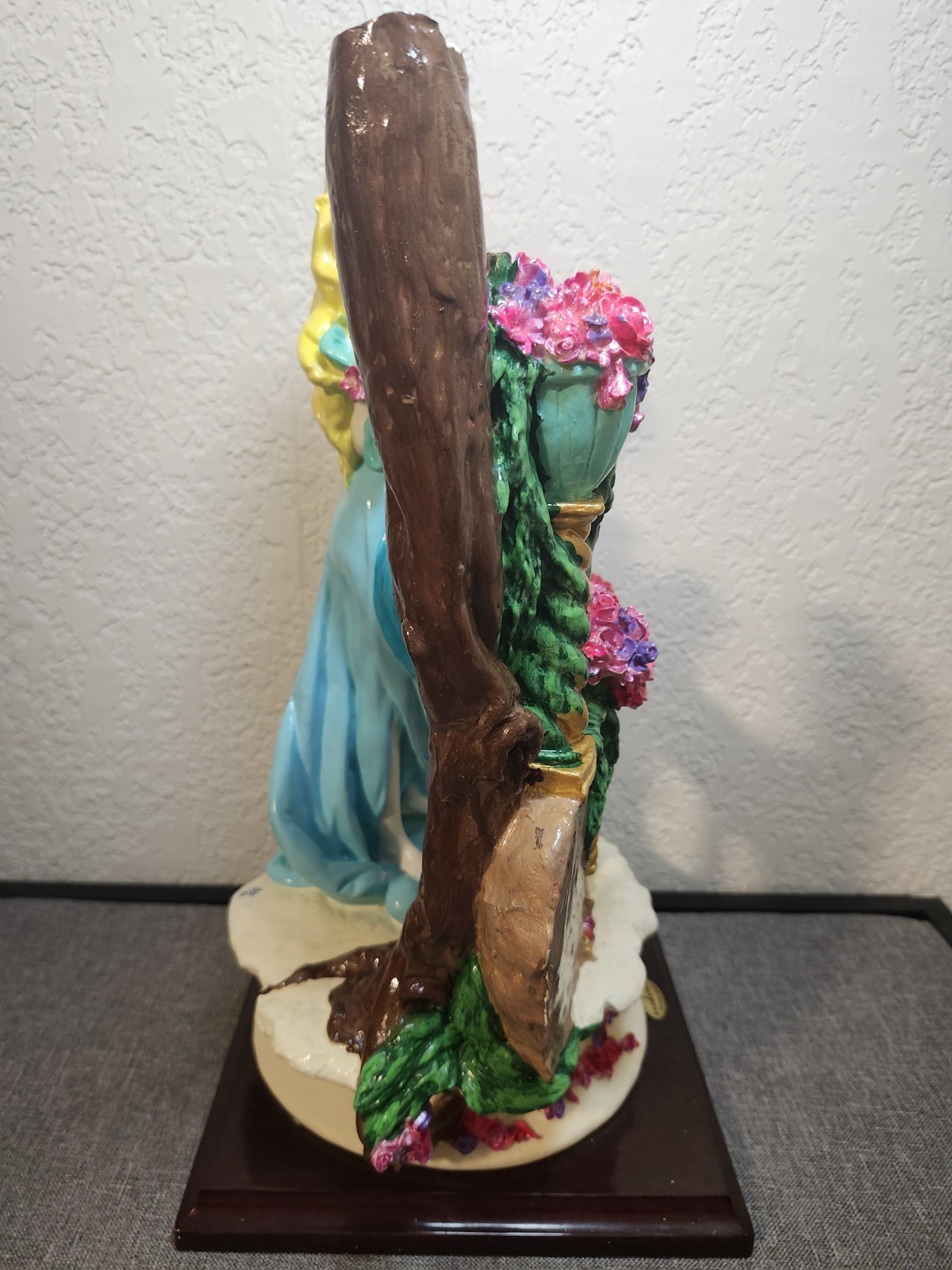 Florence Giuseppe Armani Signed 1985 Painted Porcelain Lady Figurine Wood Base