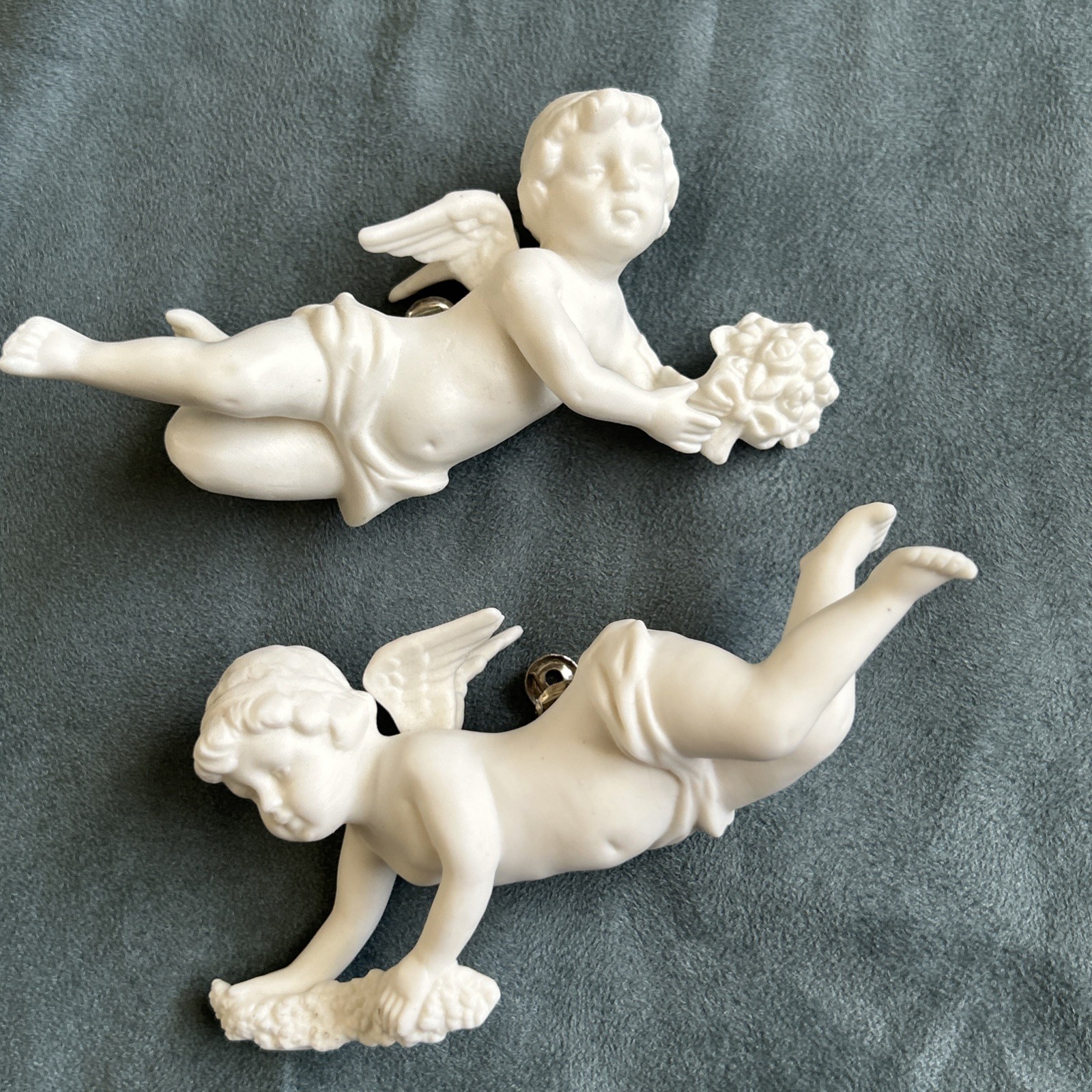 Vintage ARCO 2 Winged Angel Cherub Figurines W/ Clips Bisque Porcelain Japan 6”
