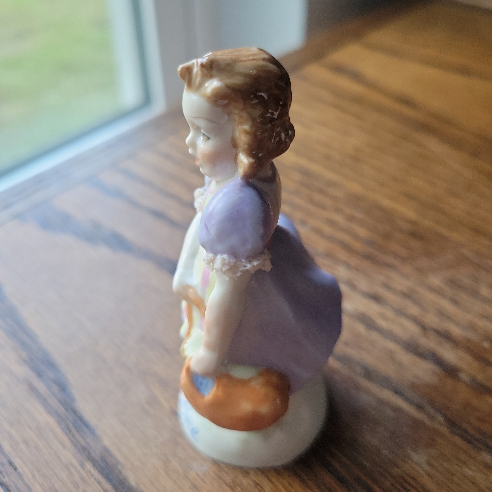 Muller-Volkstedt MV Irish Dresden “Busy Bee” Porcelain Figurine Girl 3.25″ Tall