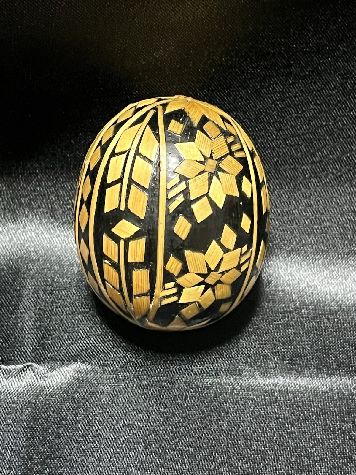 Straw Marquetry Egg Czech