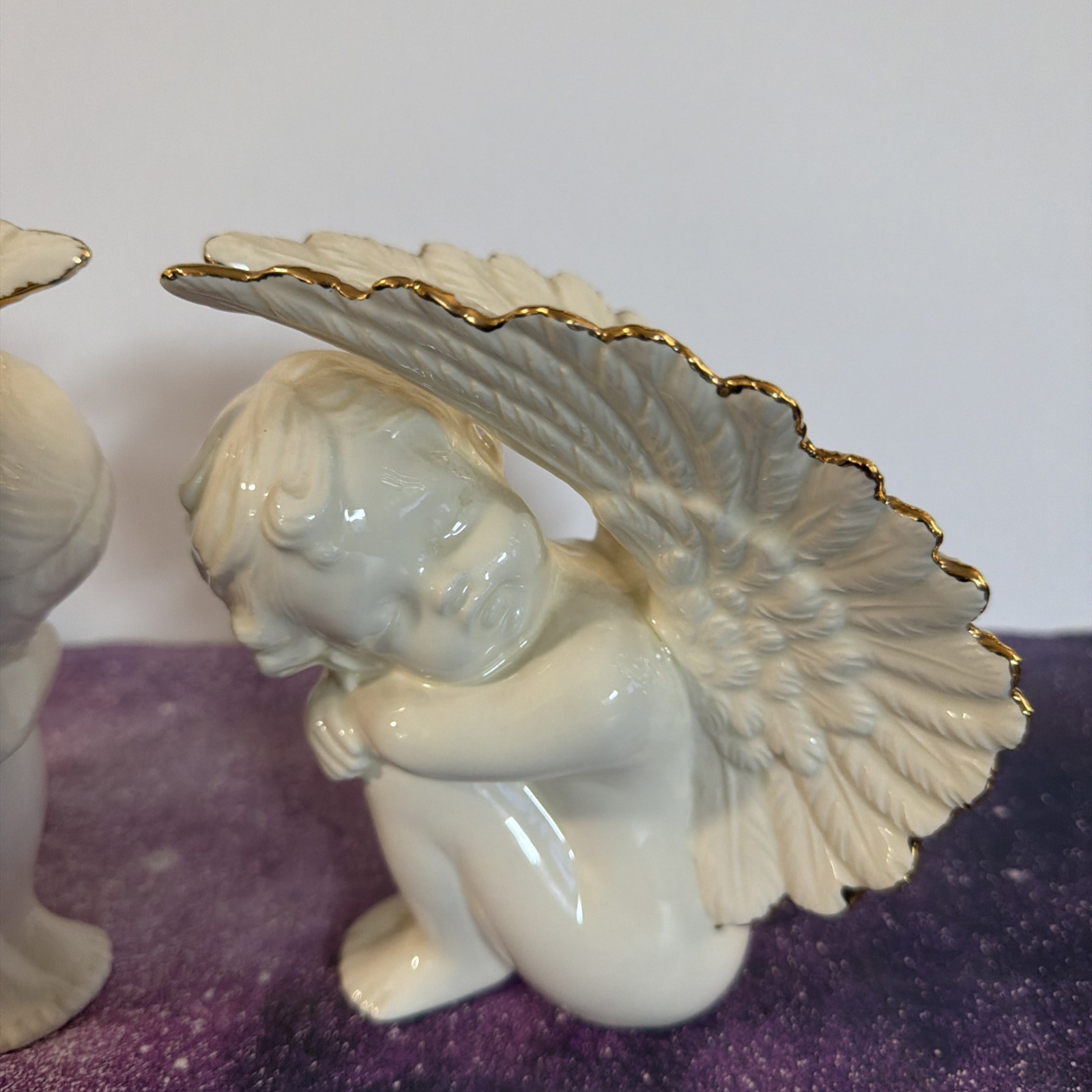 VTG Set Of 2 Porcelain Cream Angel Cherub Wings Gold Trim Table Figurines *READ*