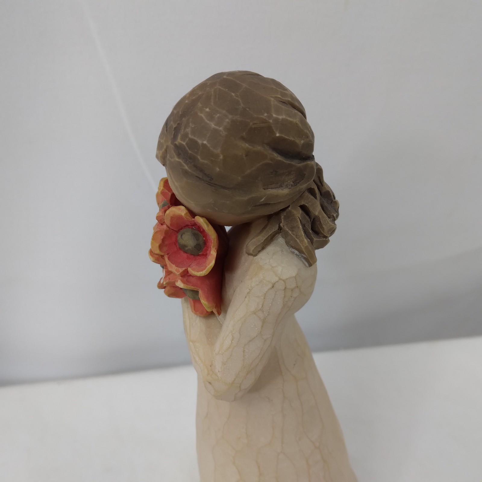 Willow Tree 5” Demdaco Figurine Holding Flowers “Surrounded By Love” Susan Lordi