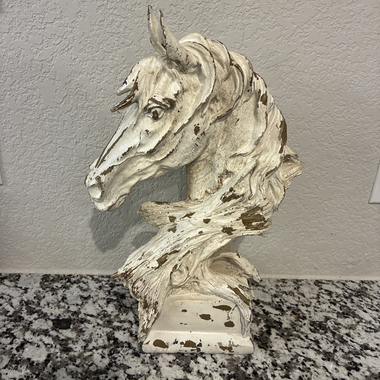 Preowned Decorative White/Gold Horse Head Statue Distressed Resin Western Motif