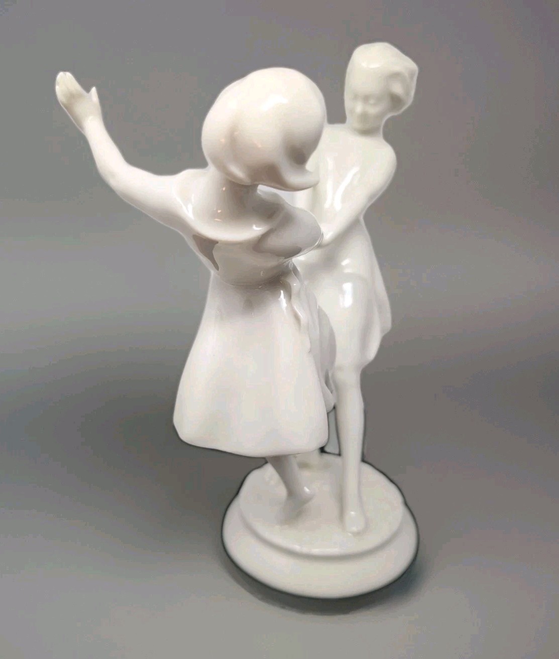 Hutschenreuther Selb DANCING GIRLS FIGURINE Kunstabteilung 1177/w Porcelain Mint