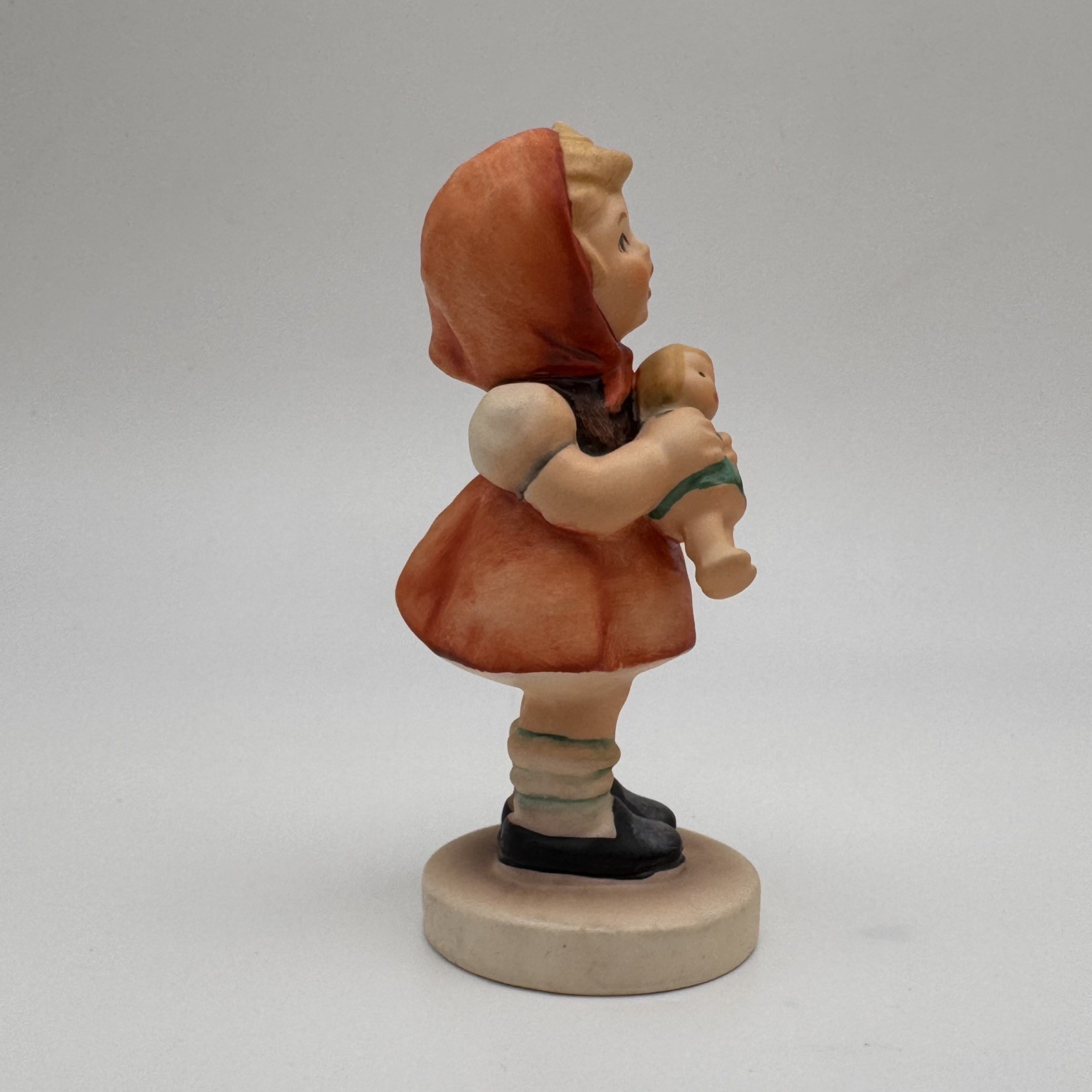 Hummel Goebel Figurine 239/B ‘Girl with Doll’ Collectible TMK6 3.5 Inches Tall