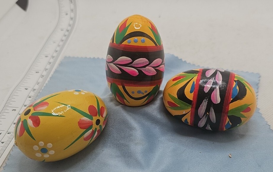 VTG Hand Painted Wood Easter Egg Ukrain Polish yellow multi colored lot of 3