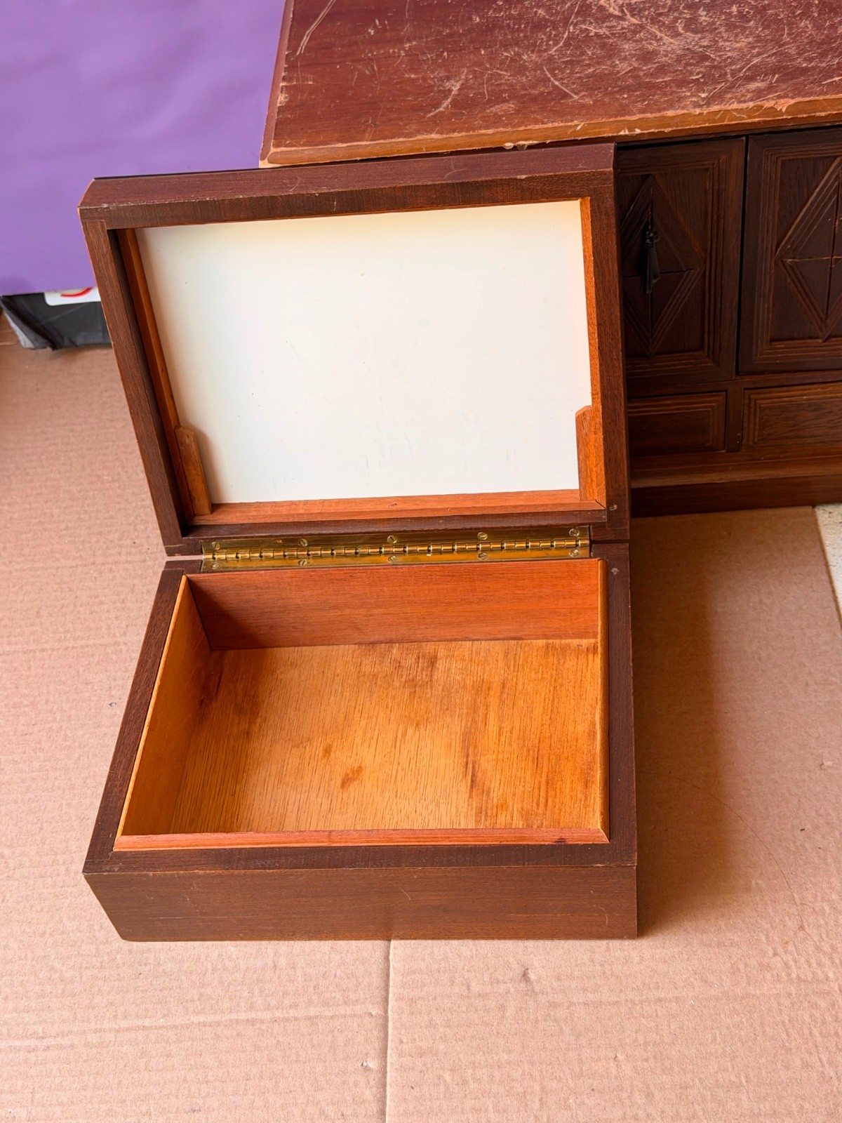Vintage Mid Century Wood Valet Box – Retro MCM Desk Keepsake Storage Case 9.5″