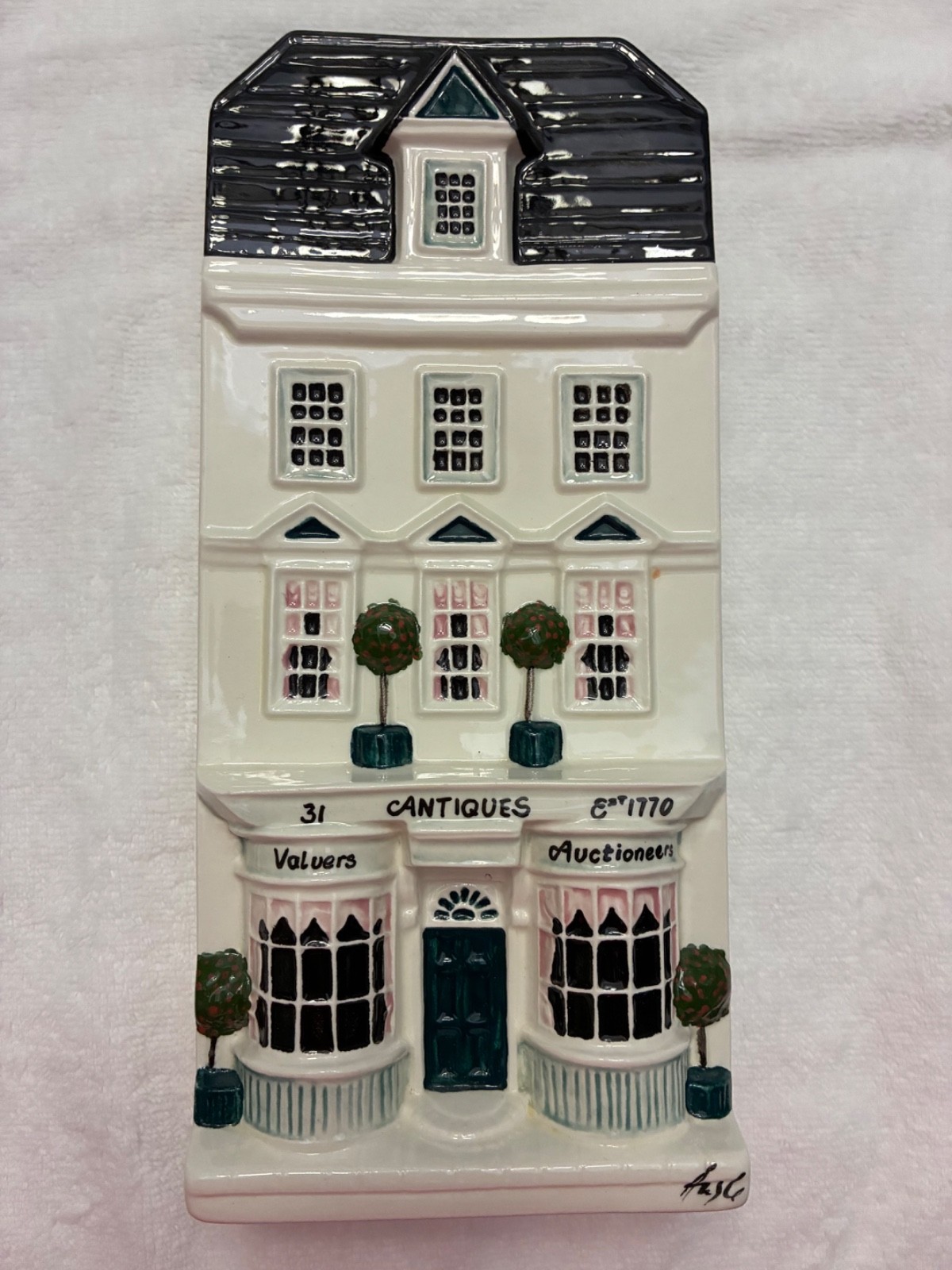 ANTIQUES AUCTIONEERS Hazle Ceramics Nation Of Shop Keepers Made In England