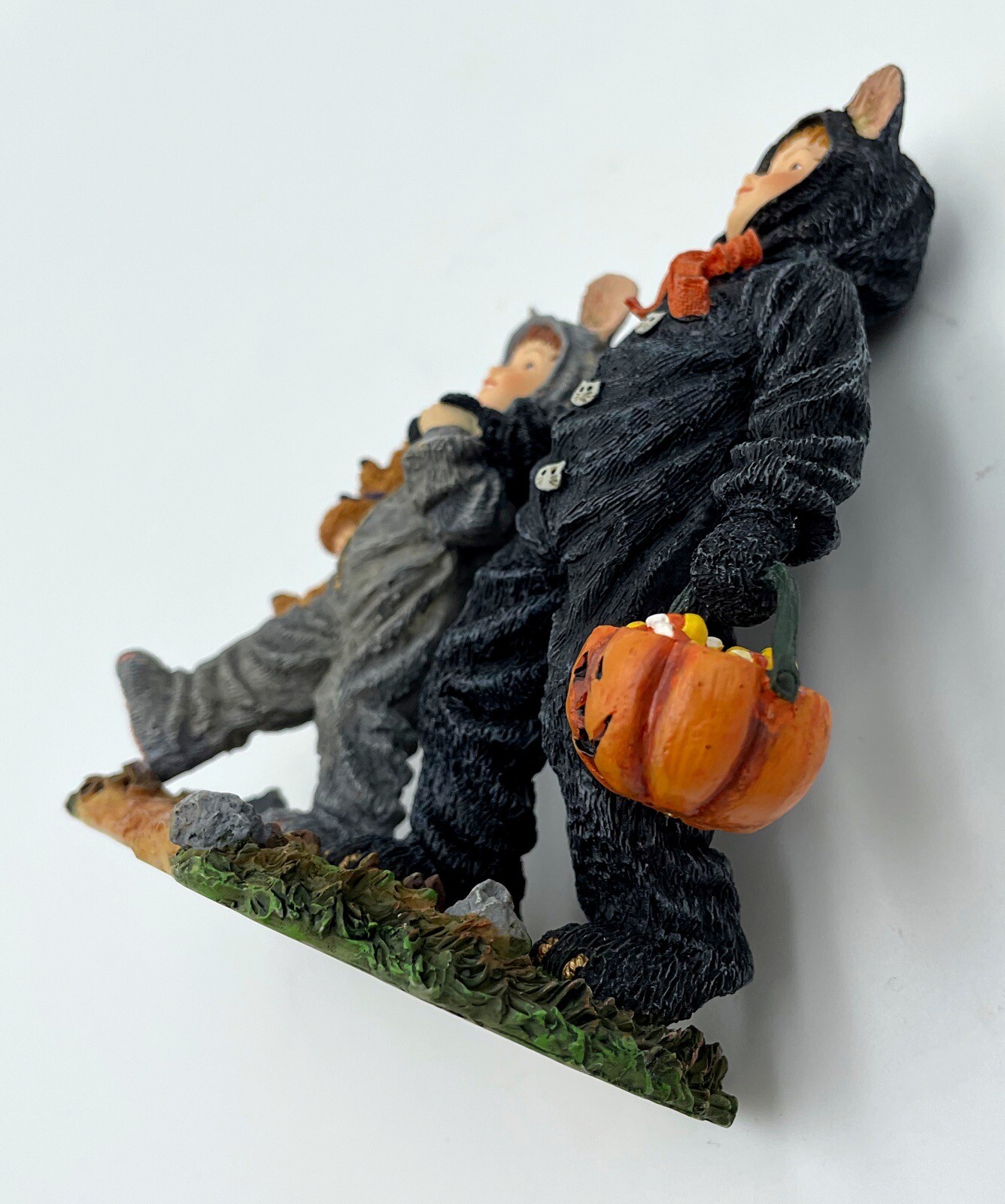 The Boyds Bears #3585 Holiday Series Resin Halloween Cathy & Miranda Edition 1E
