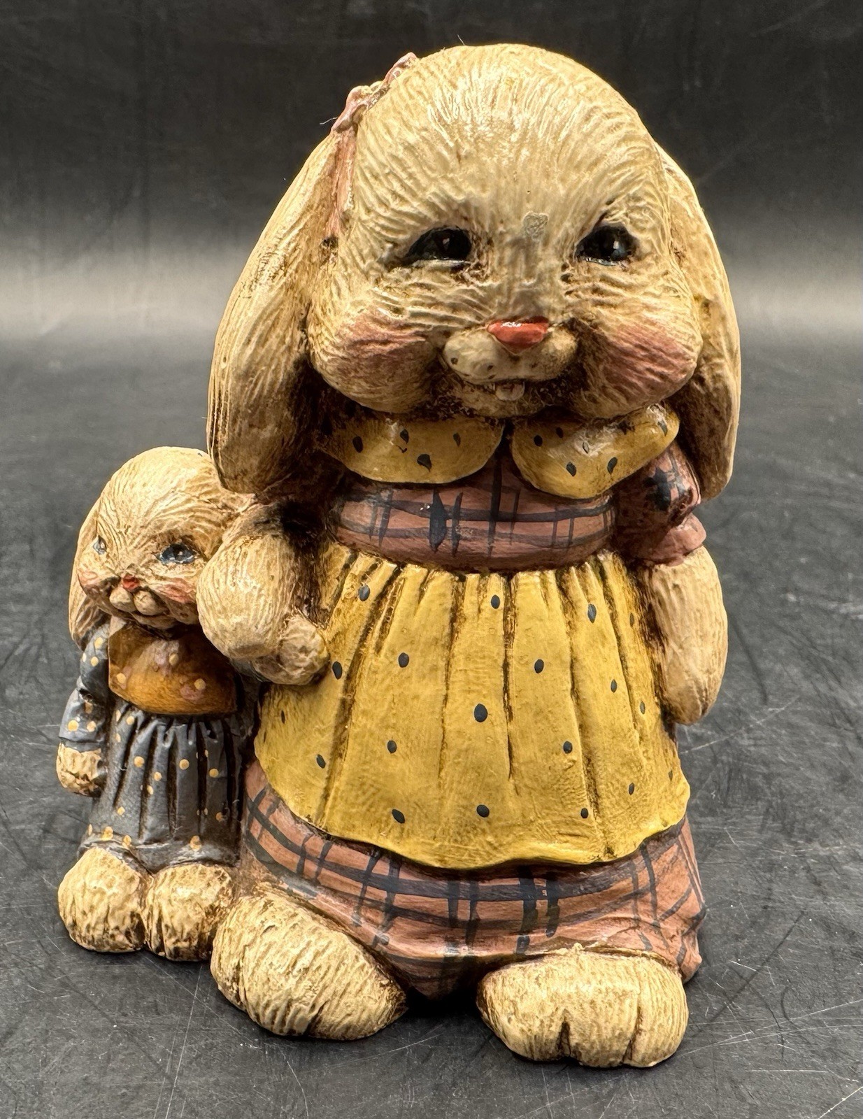 1992 COUNTRY BUNNY RABBITS MOTHER BABY RESIN TRINKET 3.5” FIGURINE EASTER