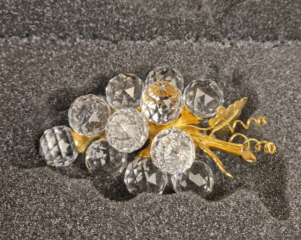 Swarovski Crystal Grapes Bunch 15 Grapes 7550