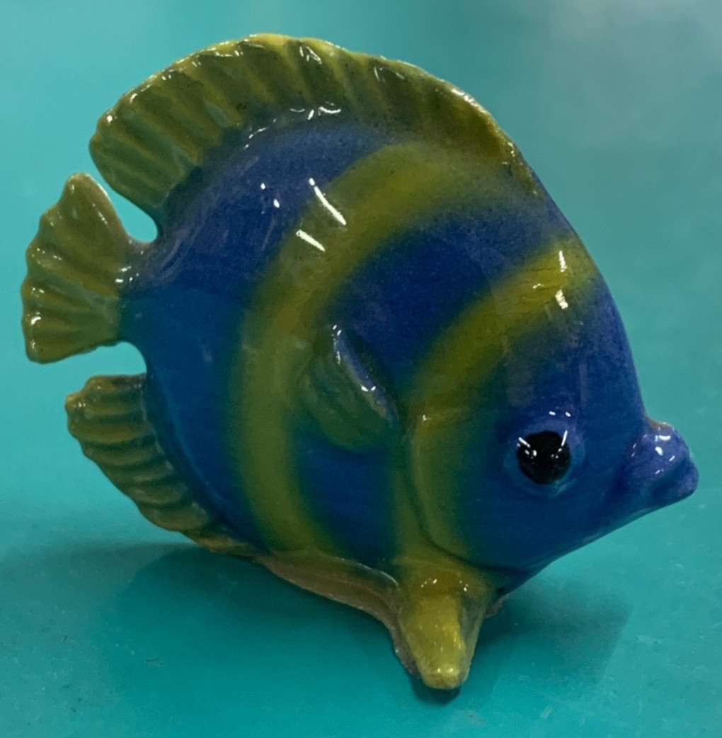 Hagen Renaker Fish Figurine. Vintage Ceramic Discus Fish Collectible: Miniature