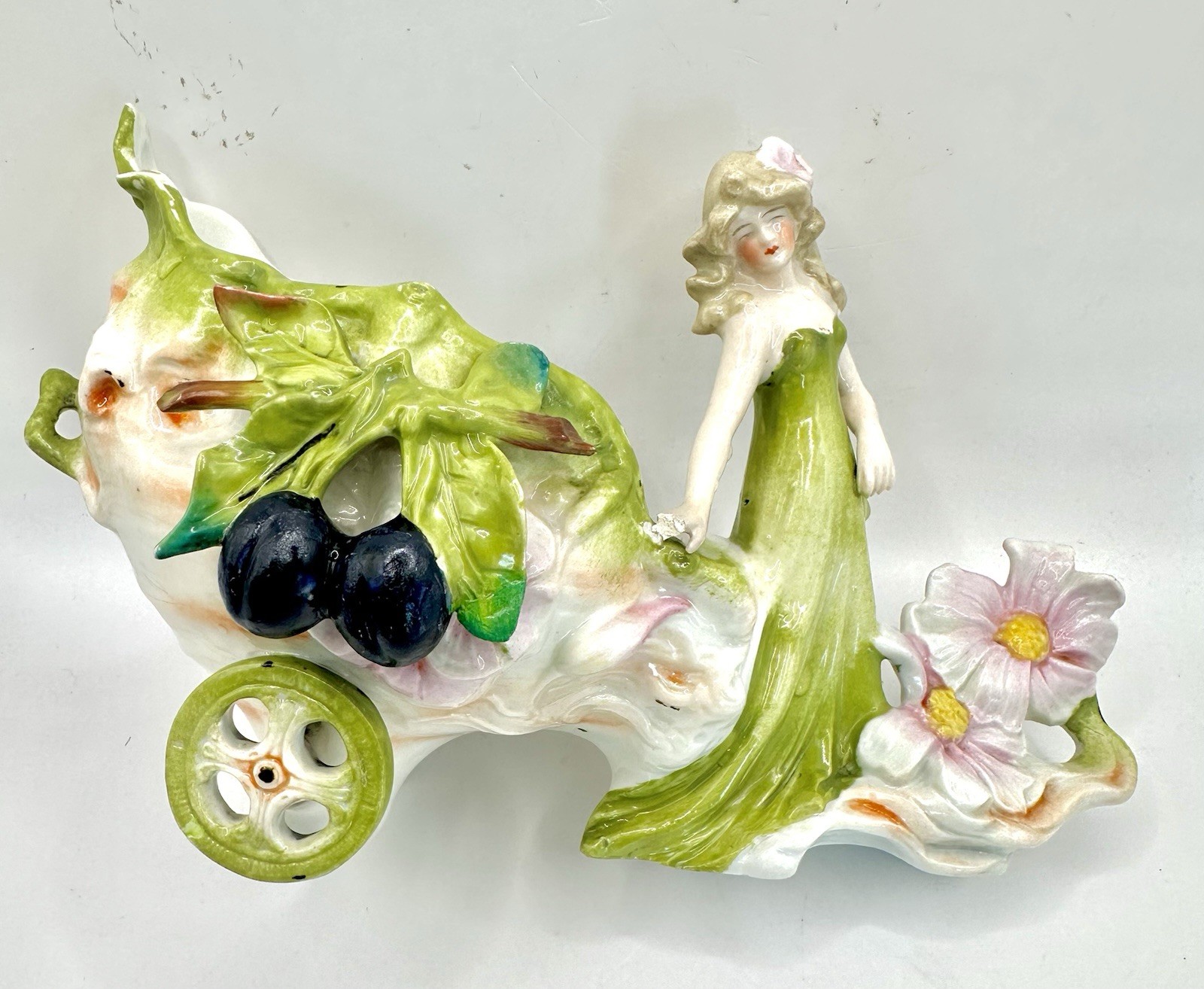 Antique Art Nouveau Jardiniere (planter) Centerpiece(s) Circa.1900, Figurine(s)